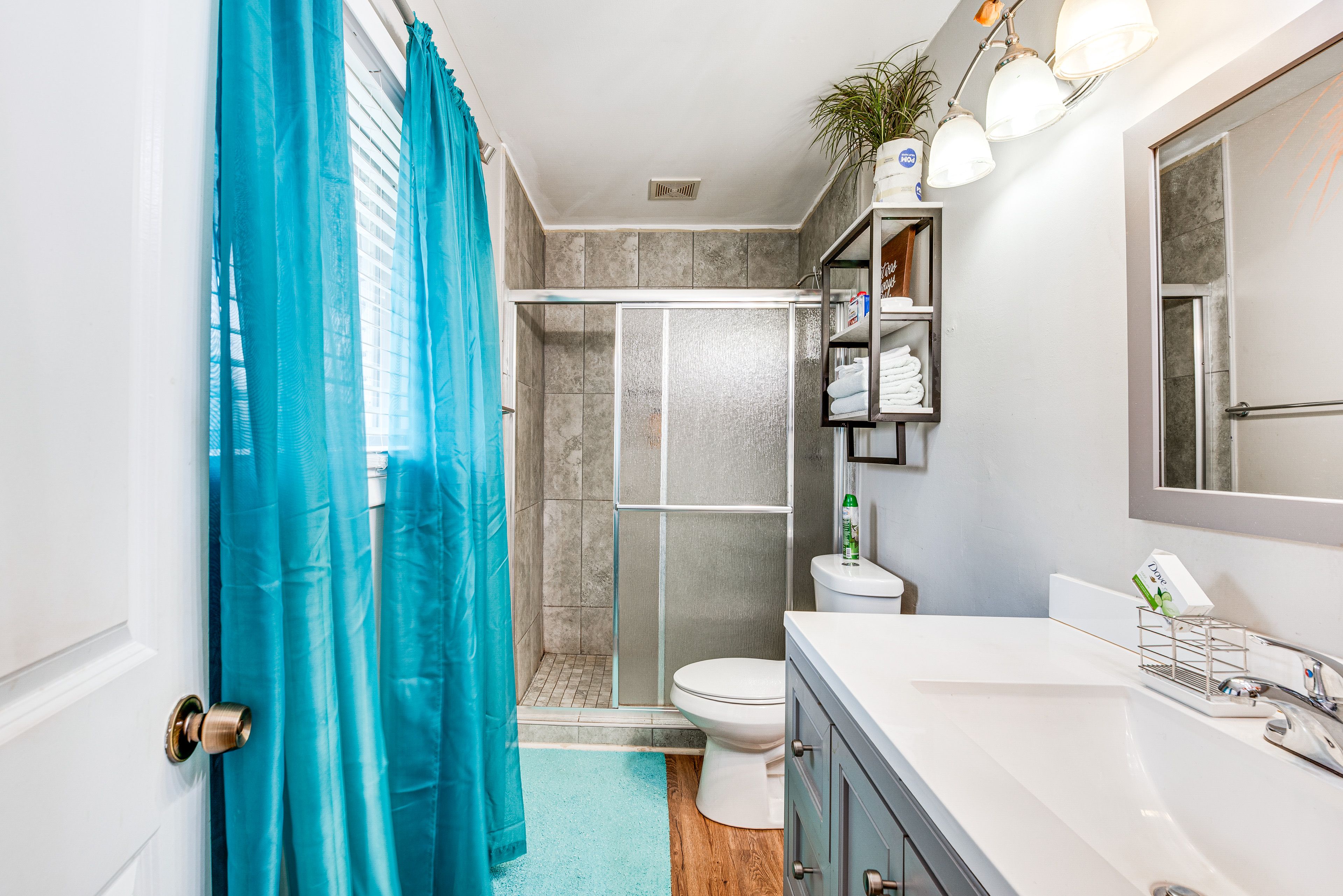 En-Suite Bathroom | Towels Provided