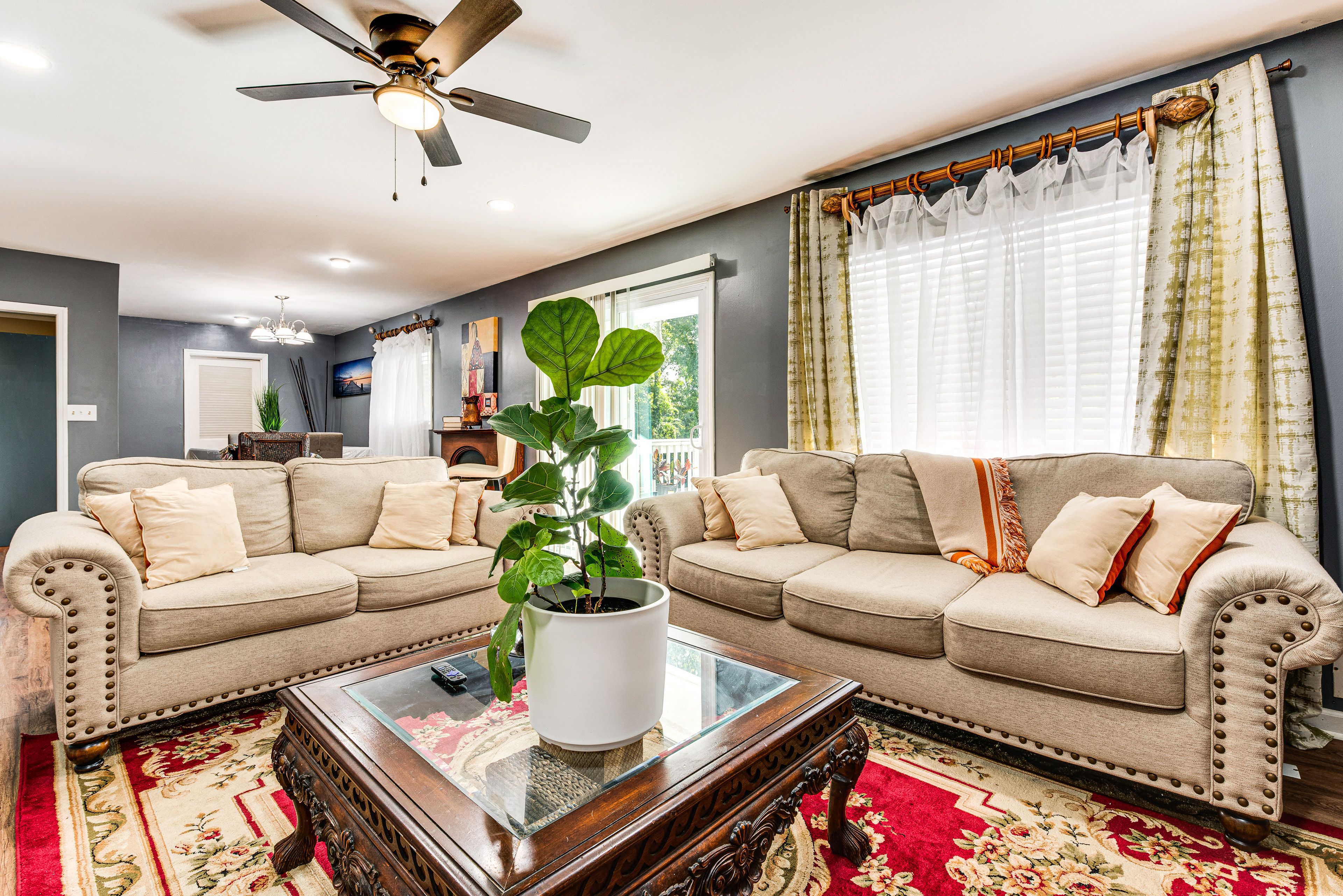 Living Room | Smart TV | Free WiFi | Board Games & Books