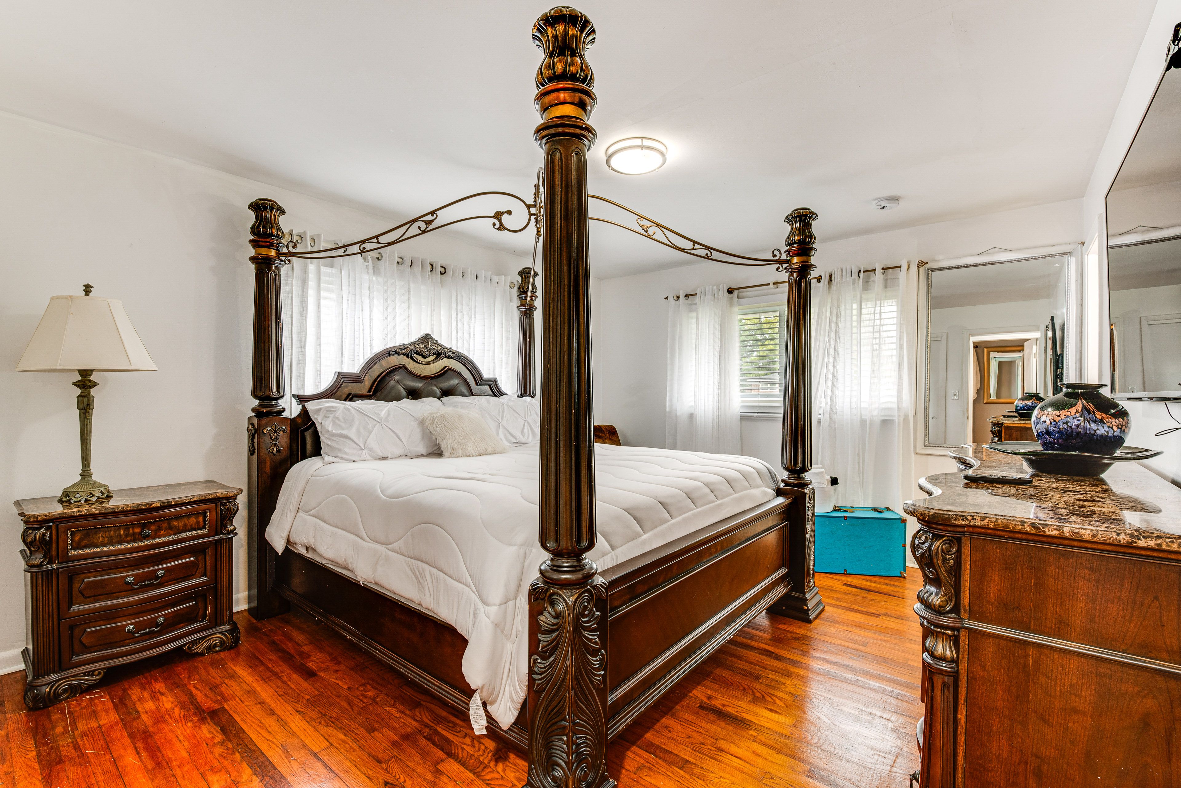 Bedroom 1 | King Bed | Smart TV | Linens Provided