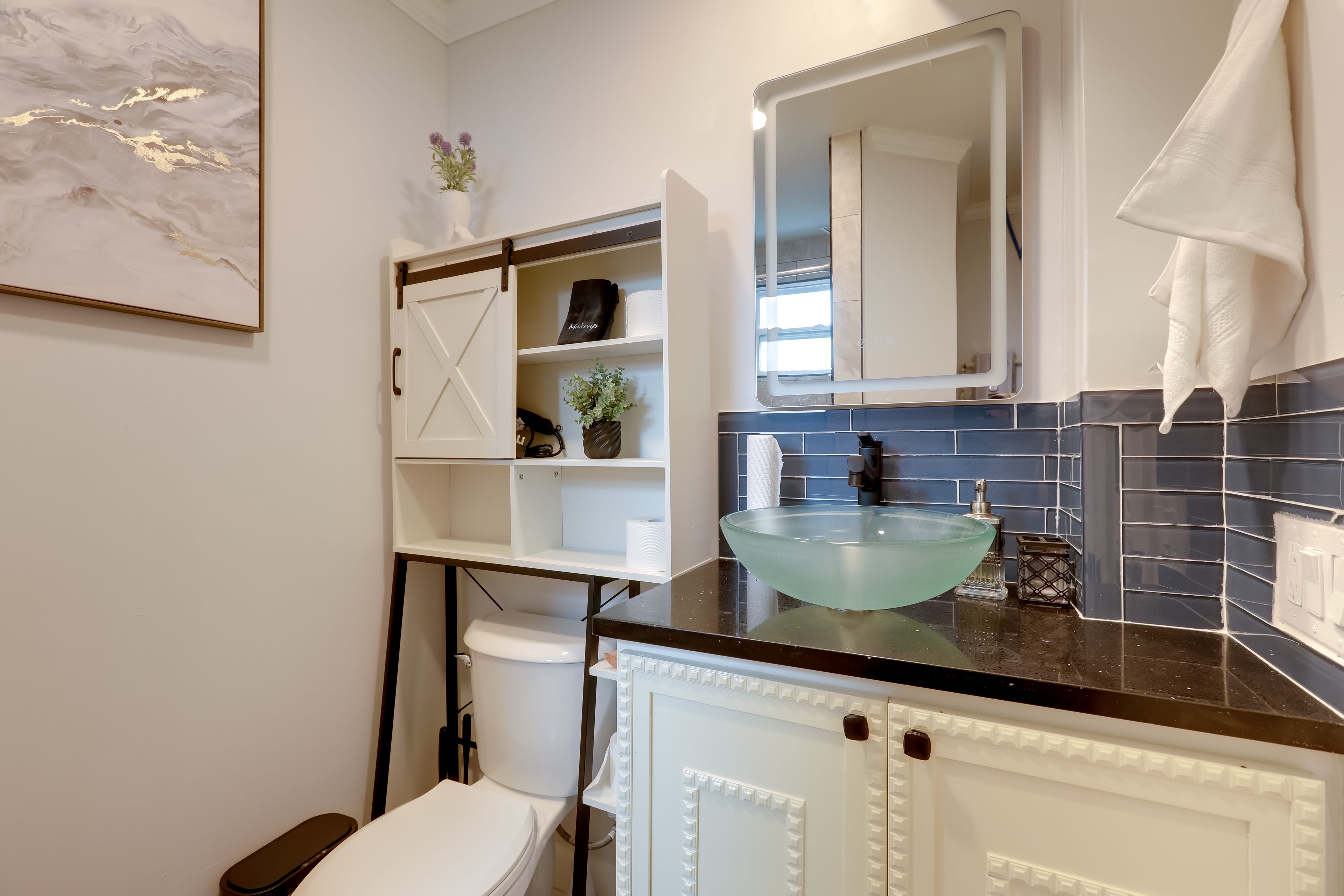 Bathroom | Shower | Towels Provided
