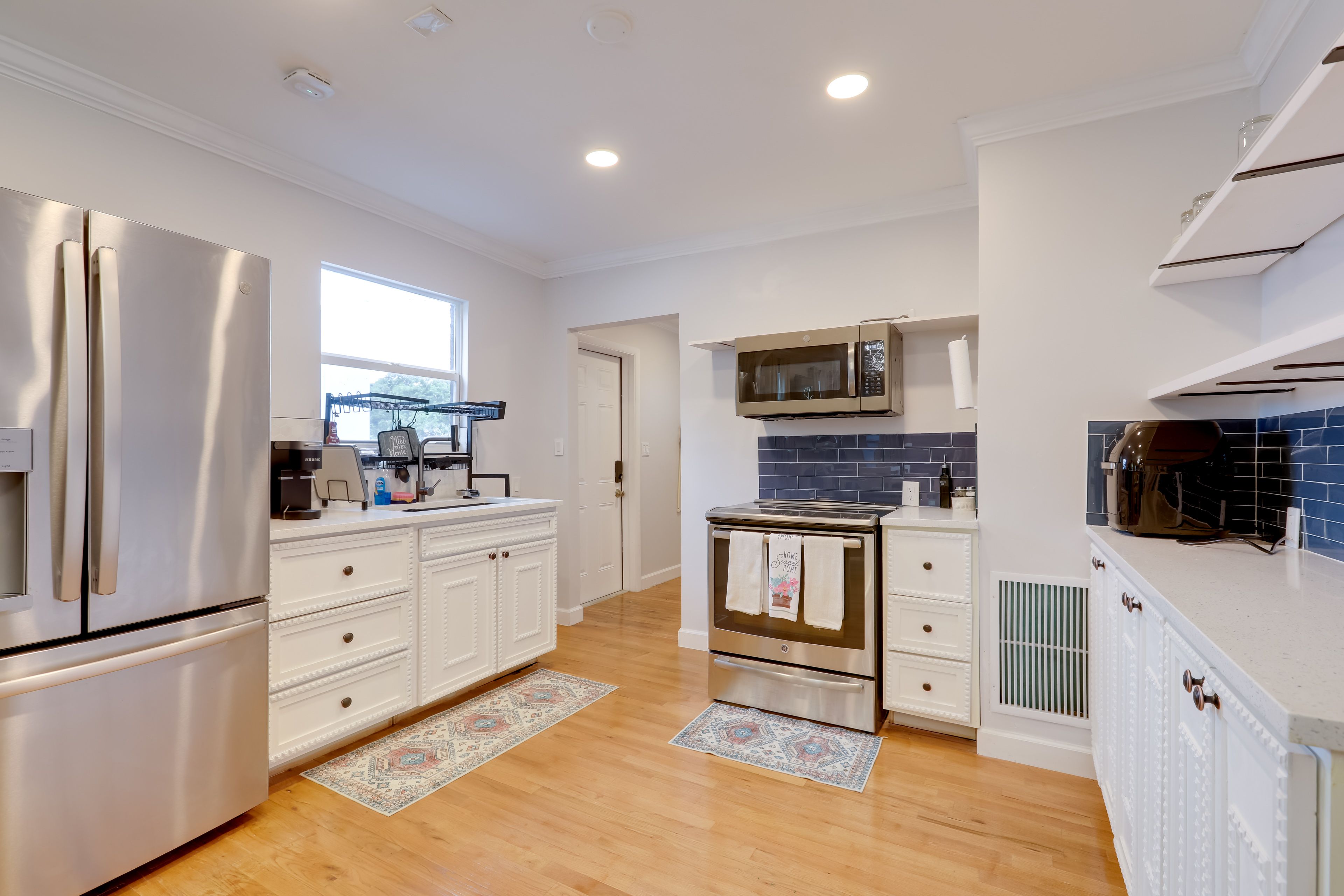 Kitchen | Air Fryer | Washer/Dryer | Central Air Conditioning/Heat