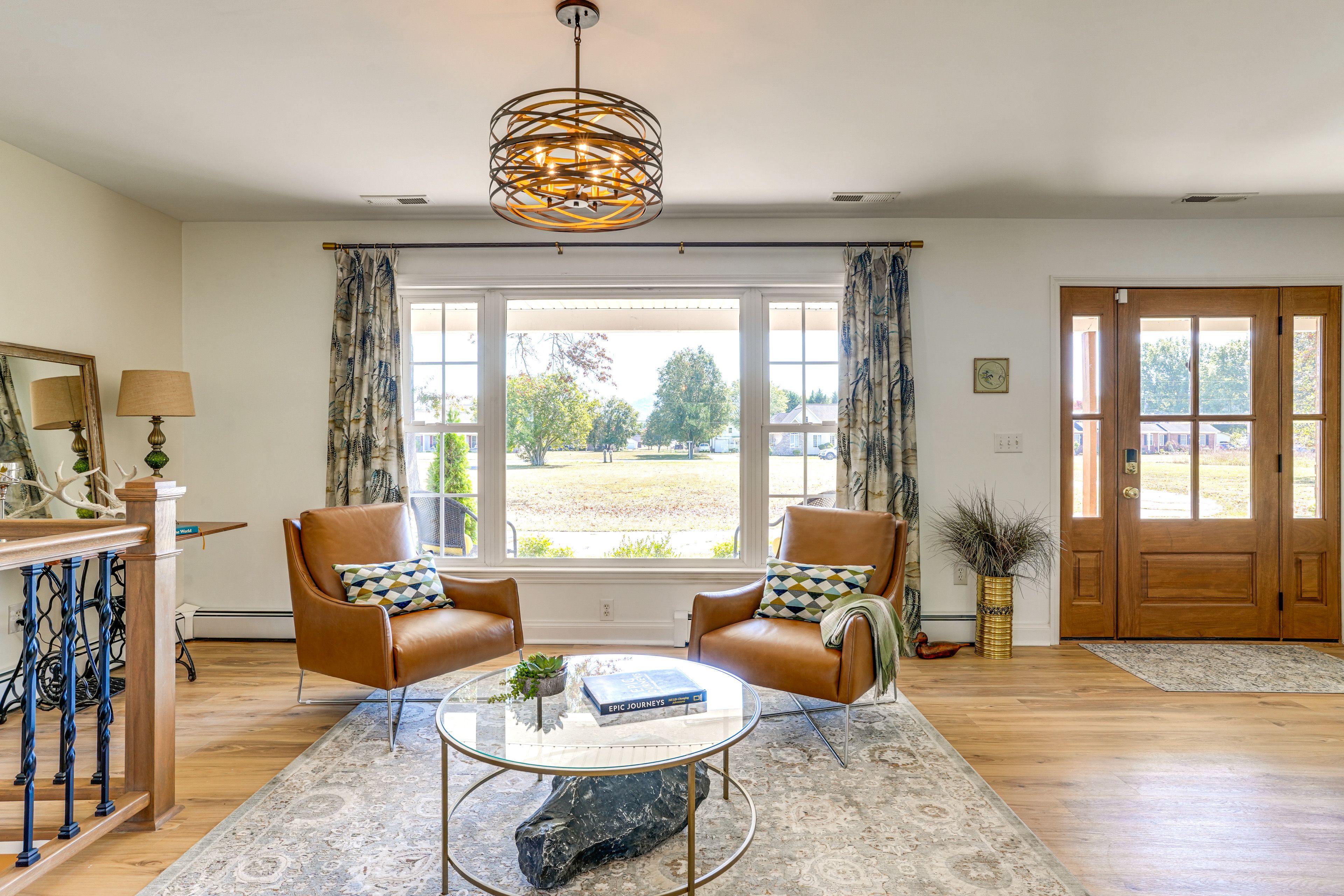 Sitting Area | 1st Floor