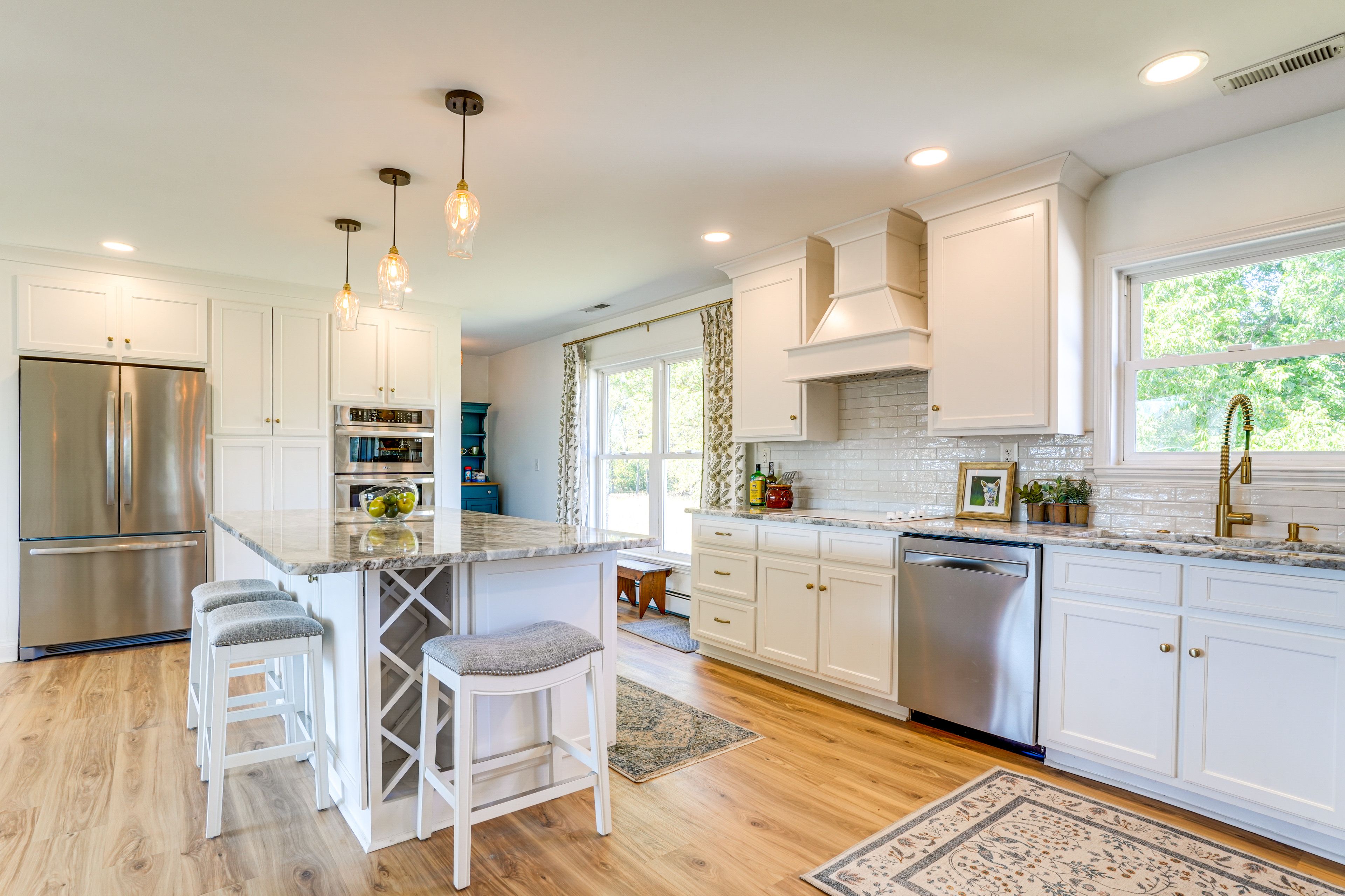 Kitchen | 1st Floor | Dining Island | Cooking Basics | Stove/Oven