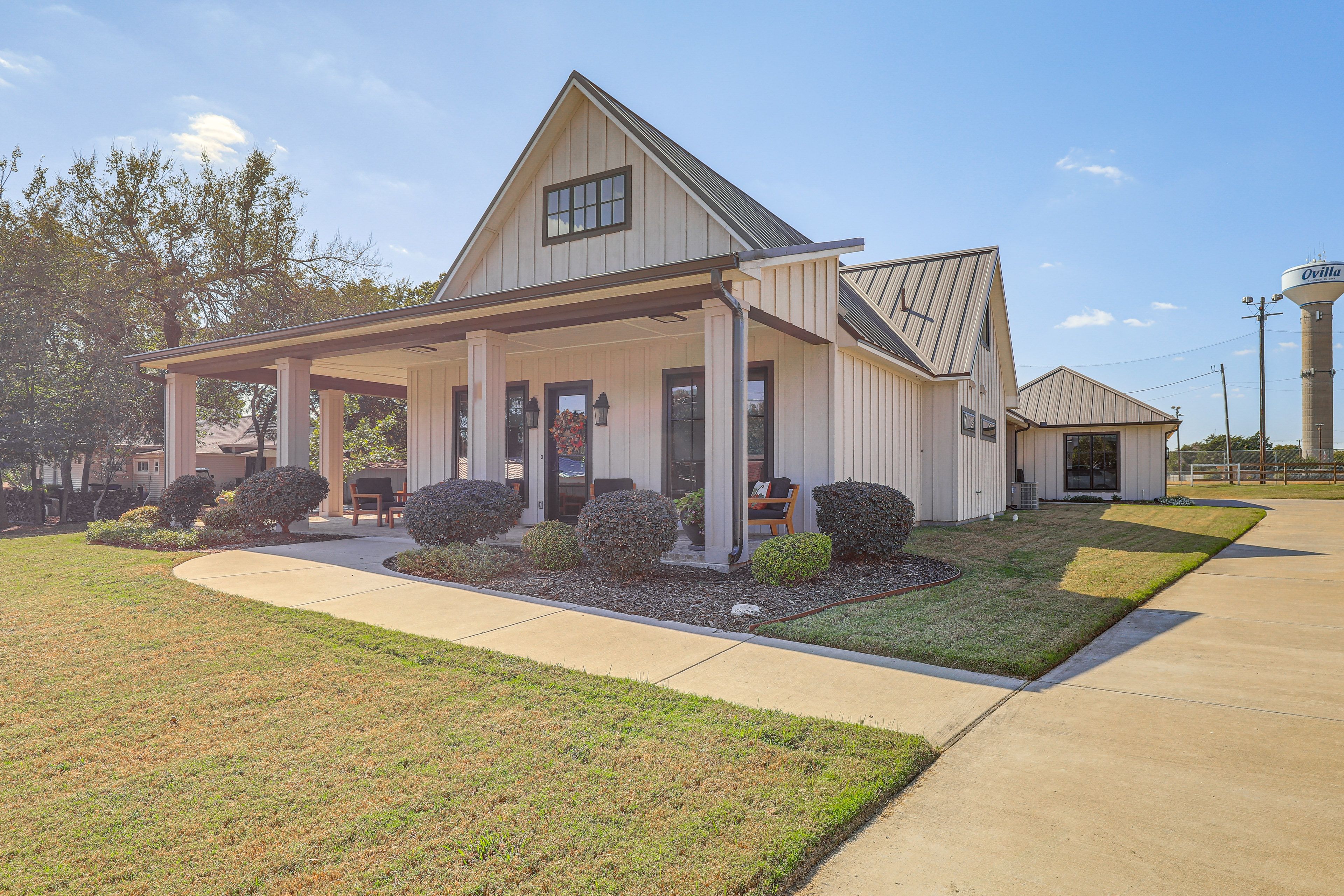 Parking | Driveway (2 Vehicles)