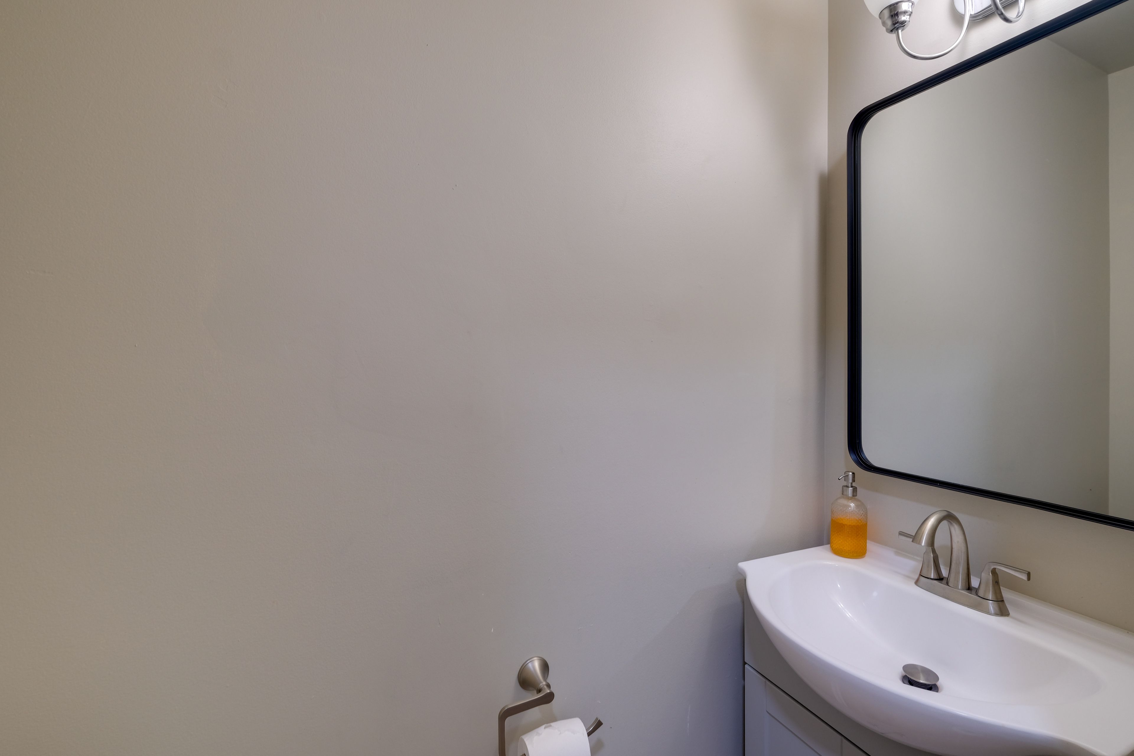 Half Bathroom | 1st Floor