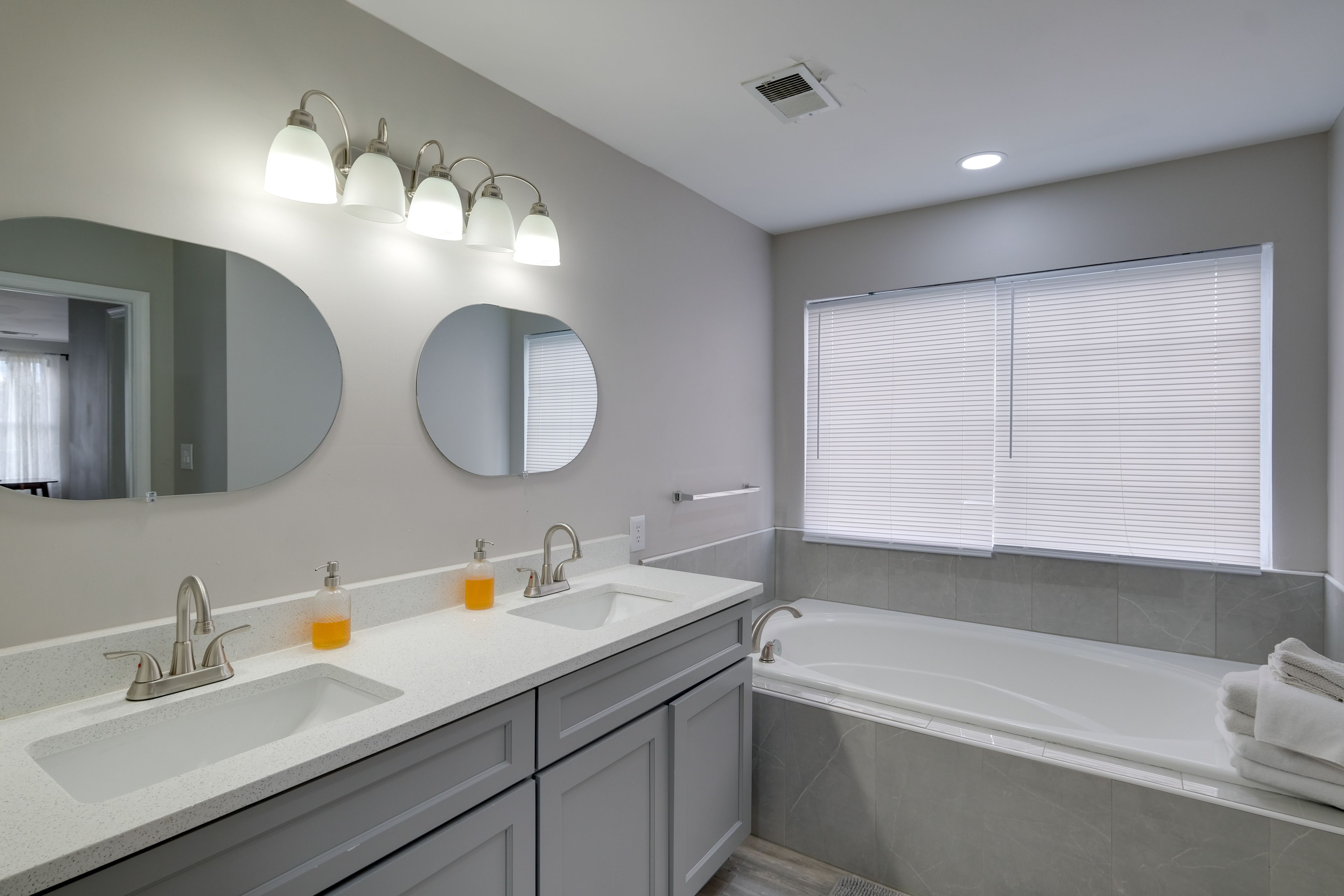 En-Suite Bathroom | 2nd Floor