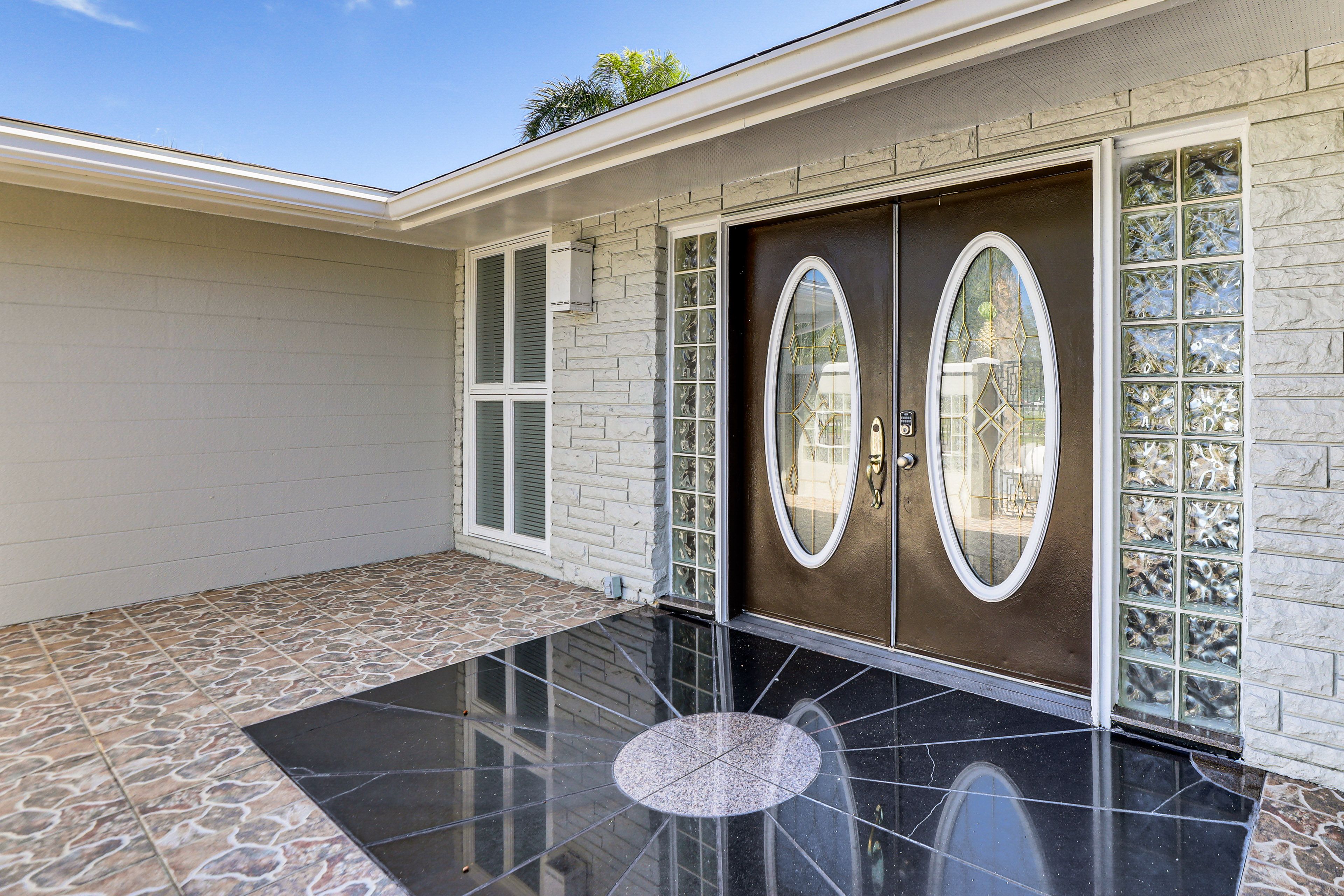House Exterior | Keyless Entry
