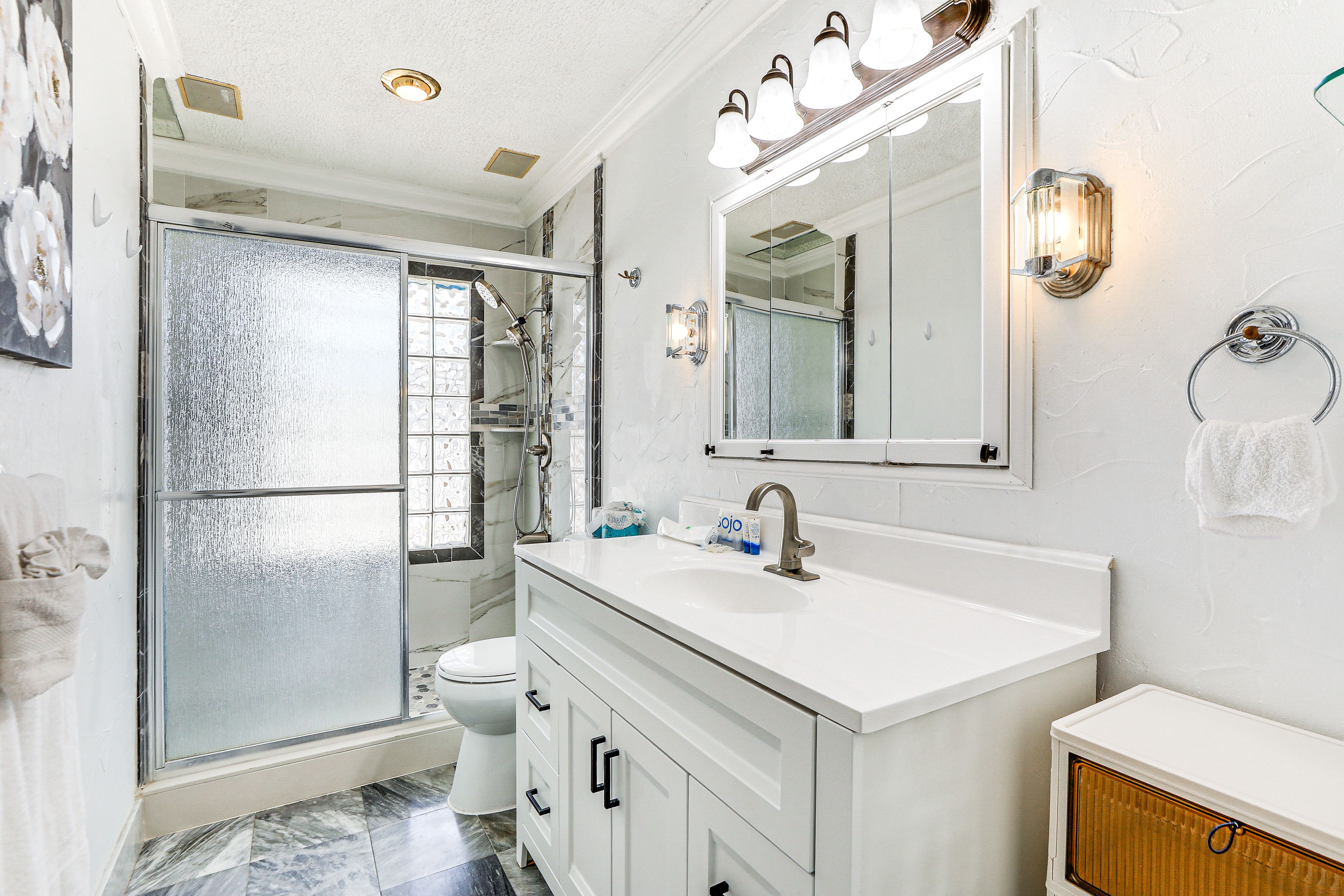 Full Bathroom
