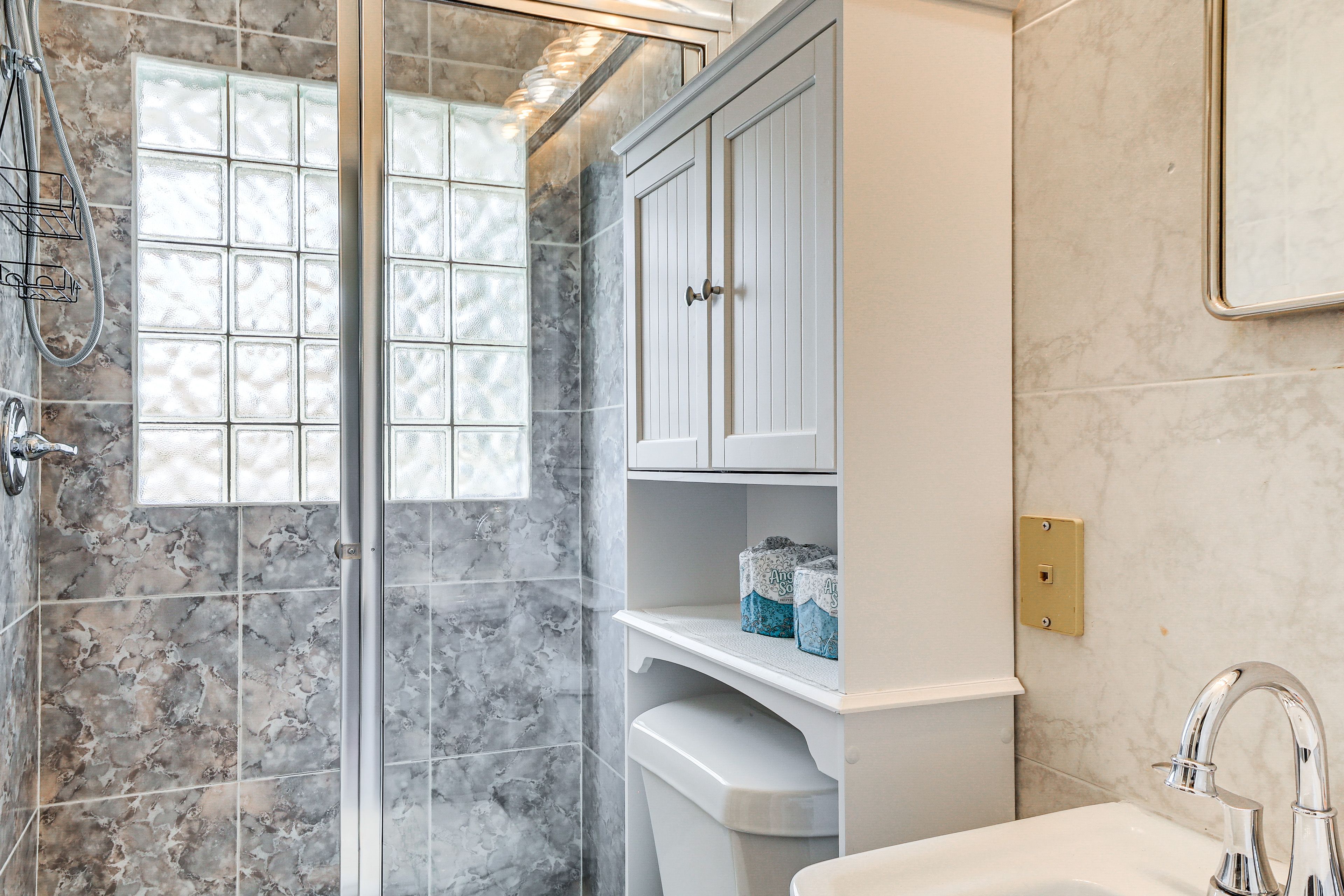 Full Bathroom