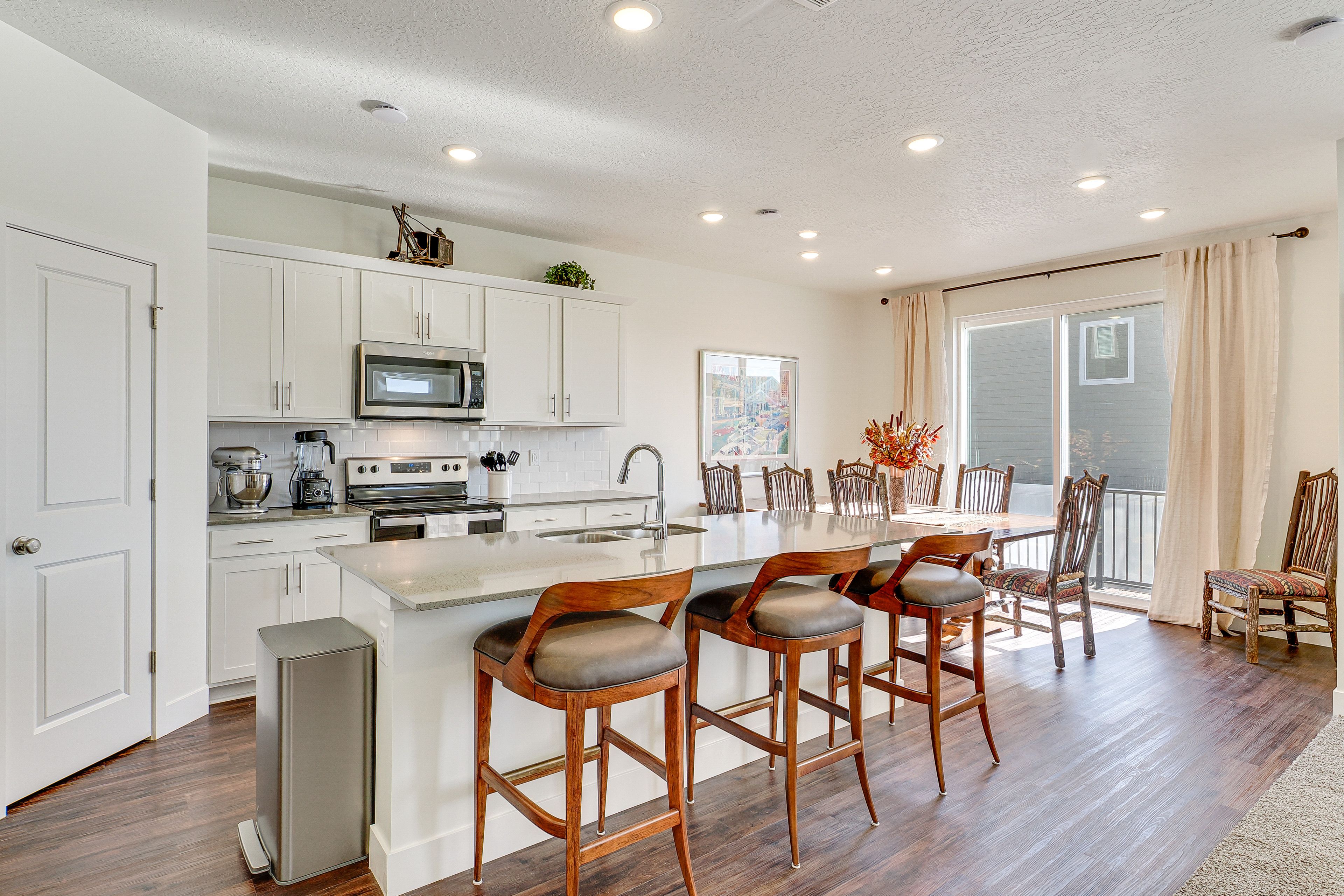 Kitchen | Cooking Basics | Breakfast Bar