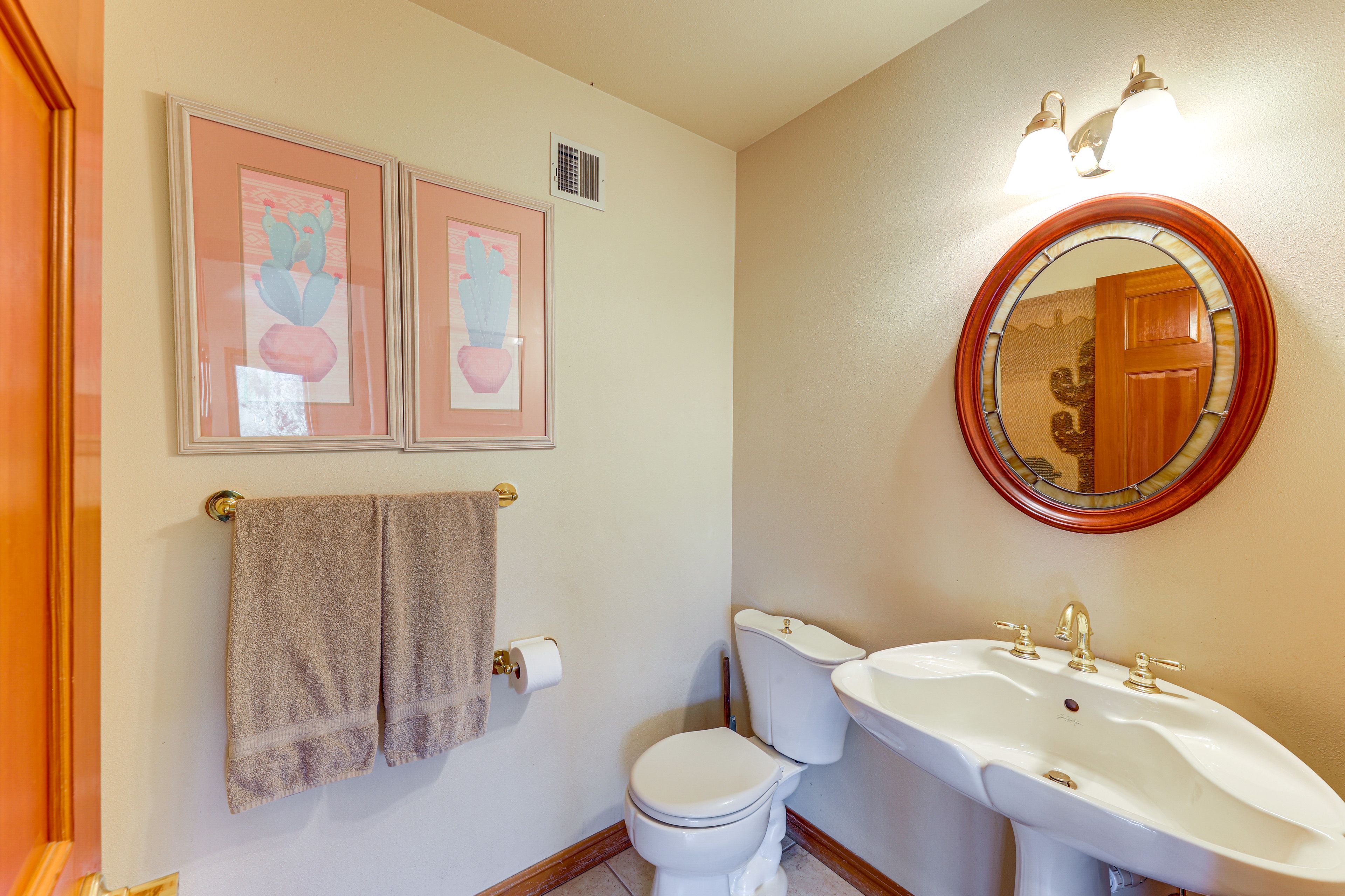 Half Bathroom | Main Level