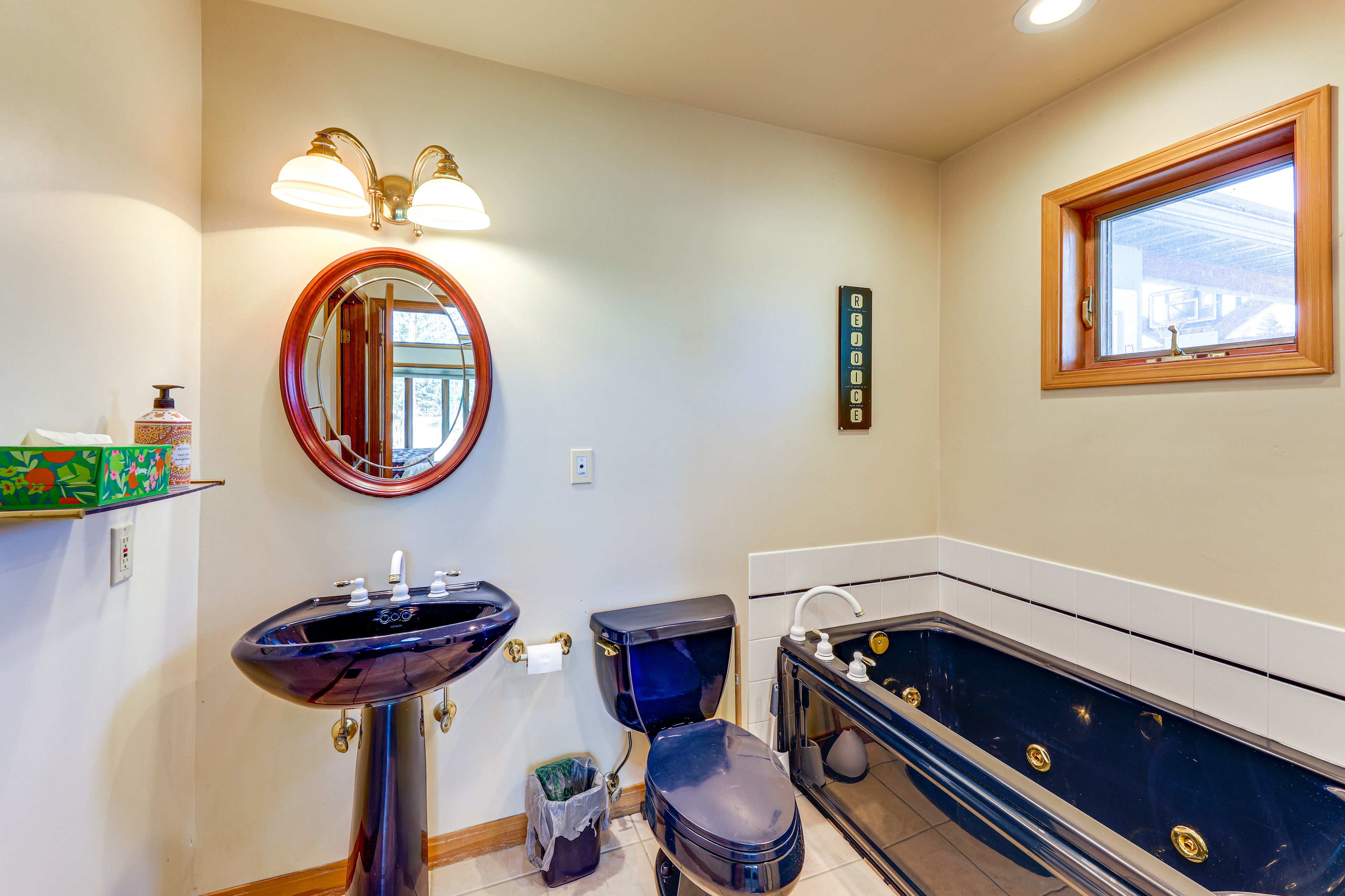 En-Suite Bathroom | Shower | Main Level