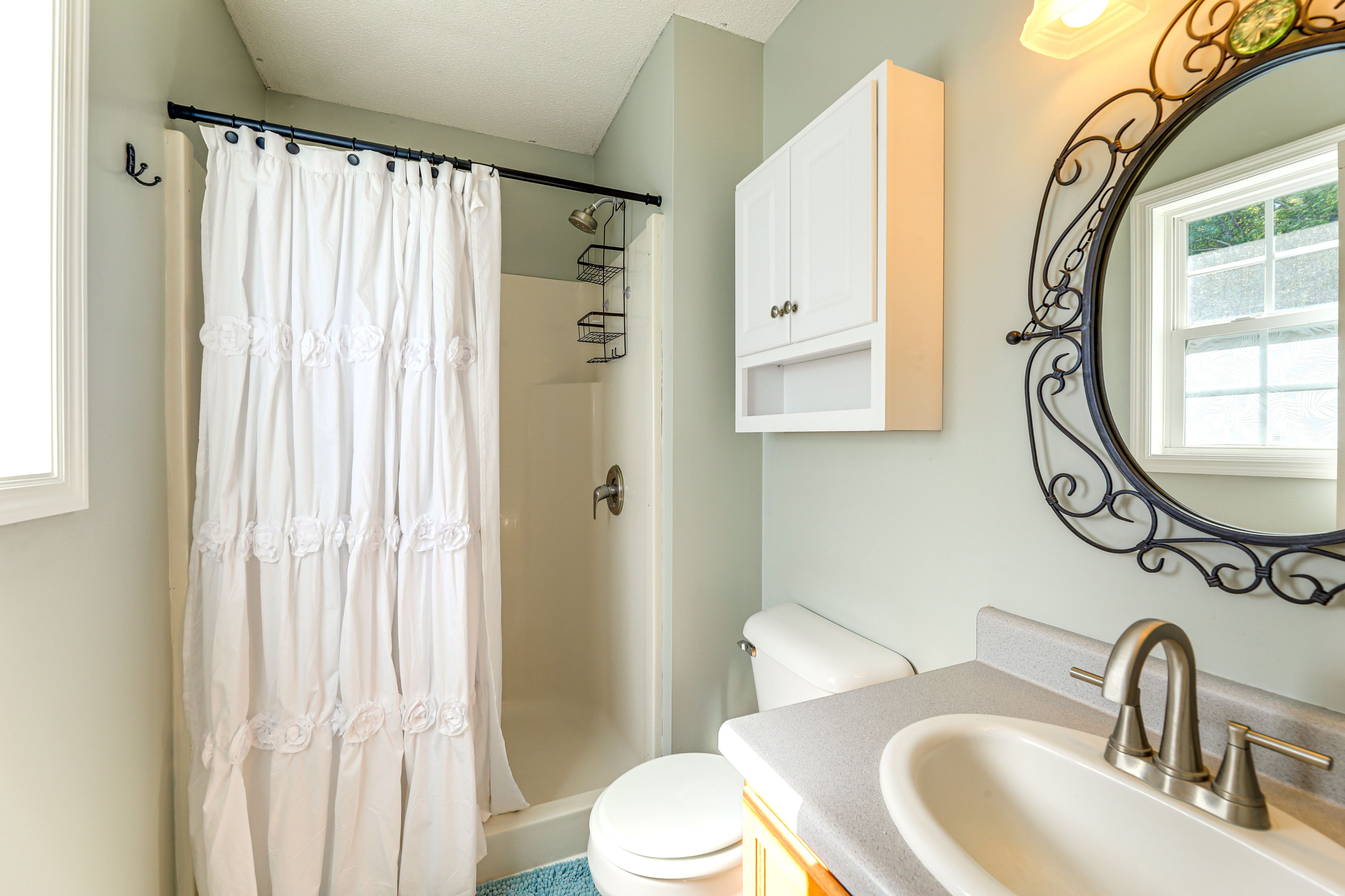 En-Suite Bathroom | Towels Provided