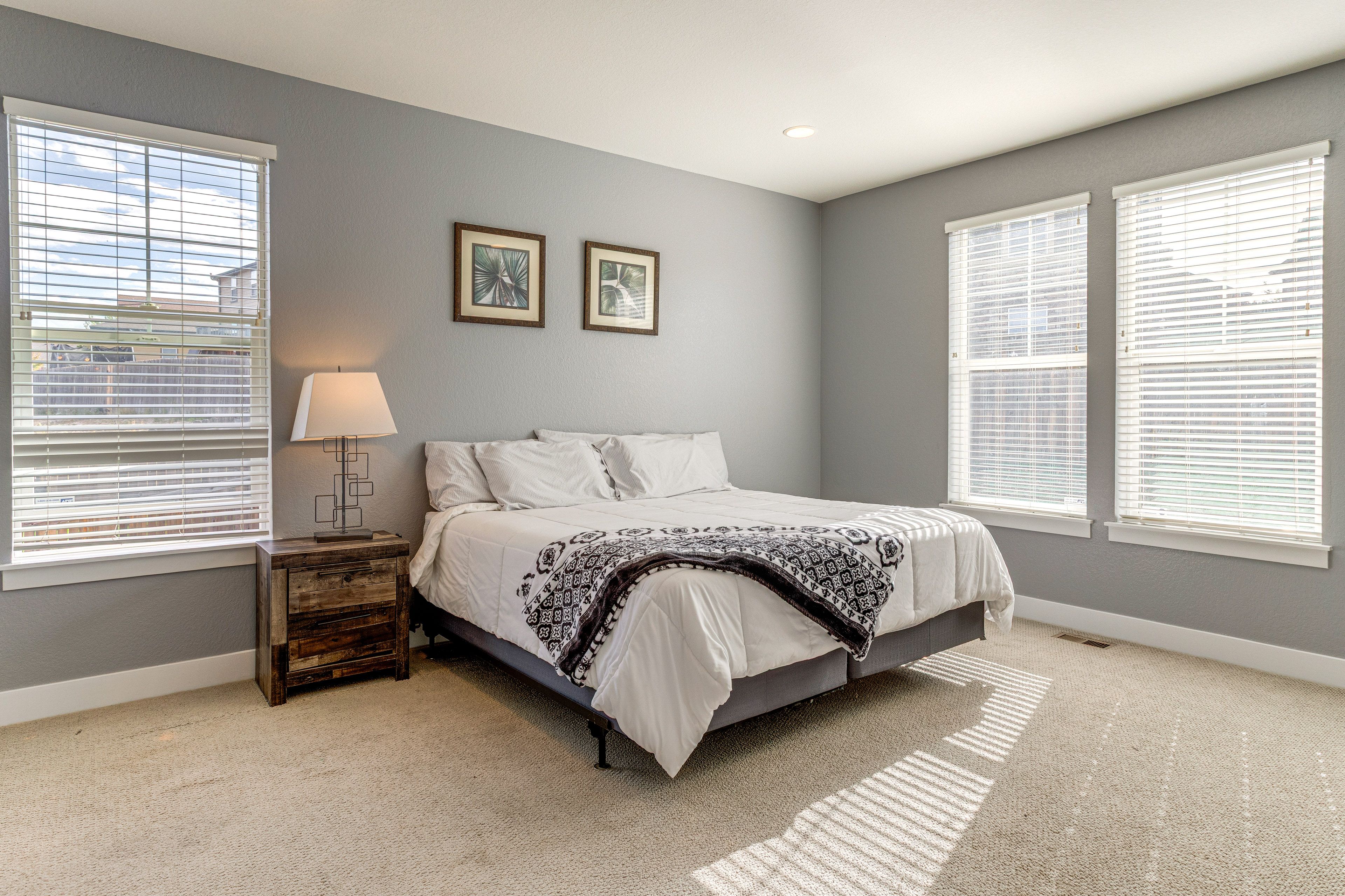 Bedroom 1 | King Bed | 1st Floor