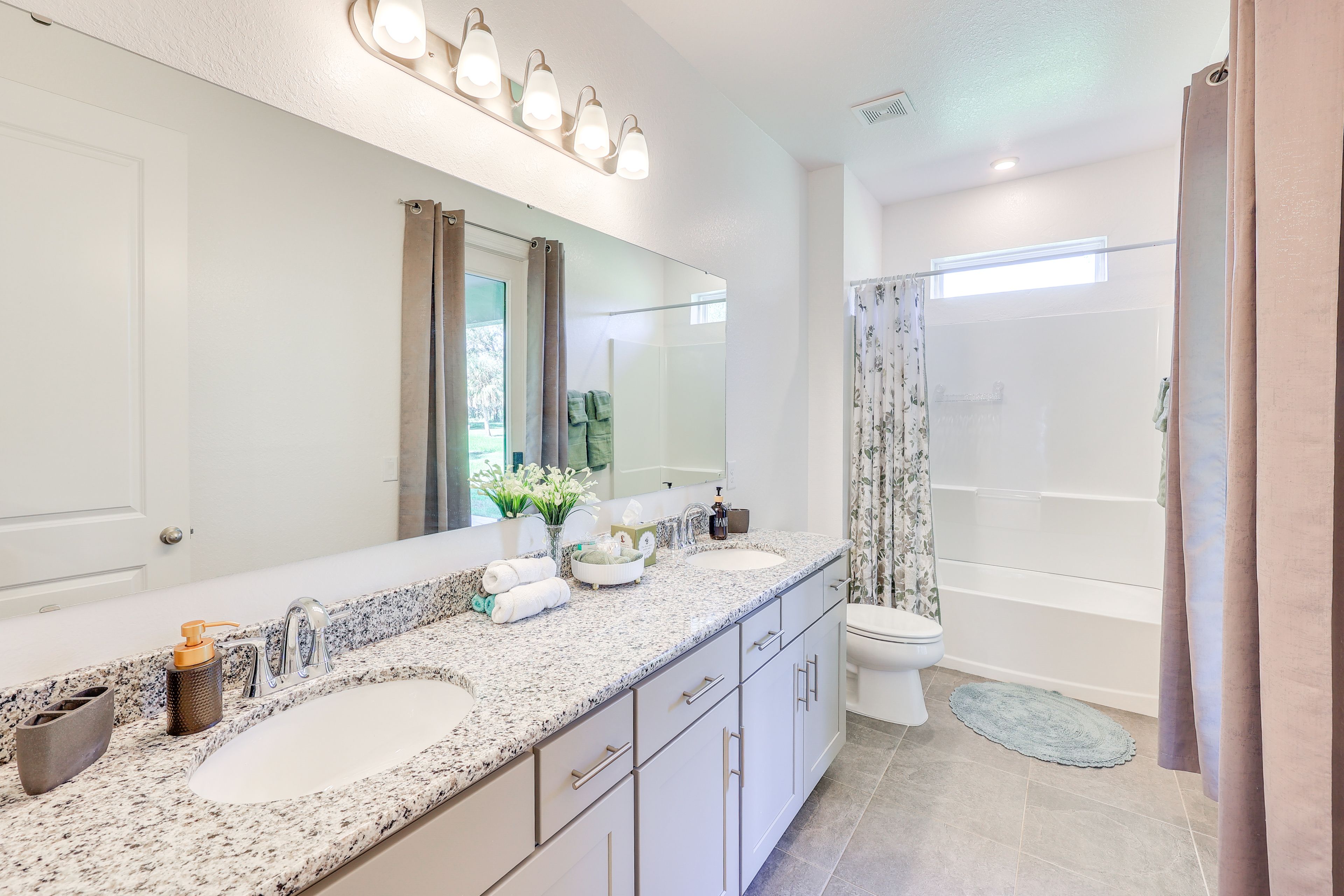 Full Bathroom