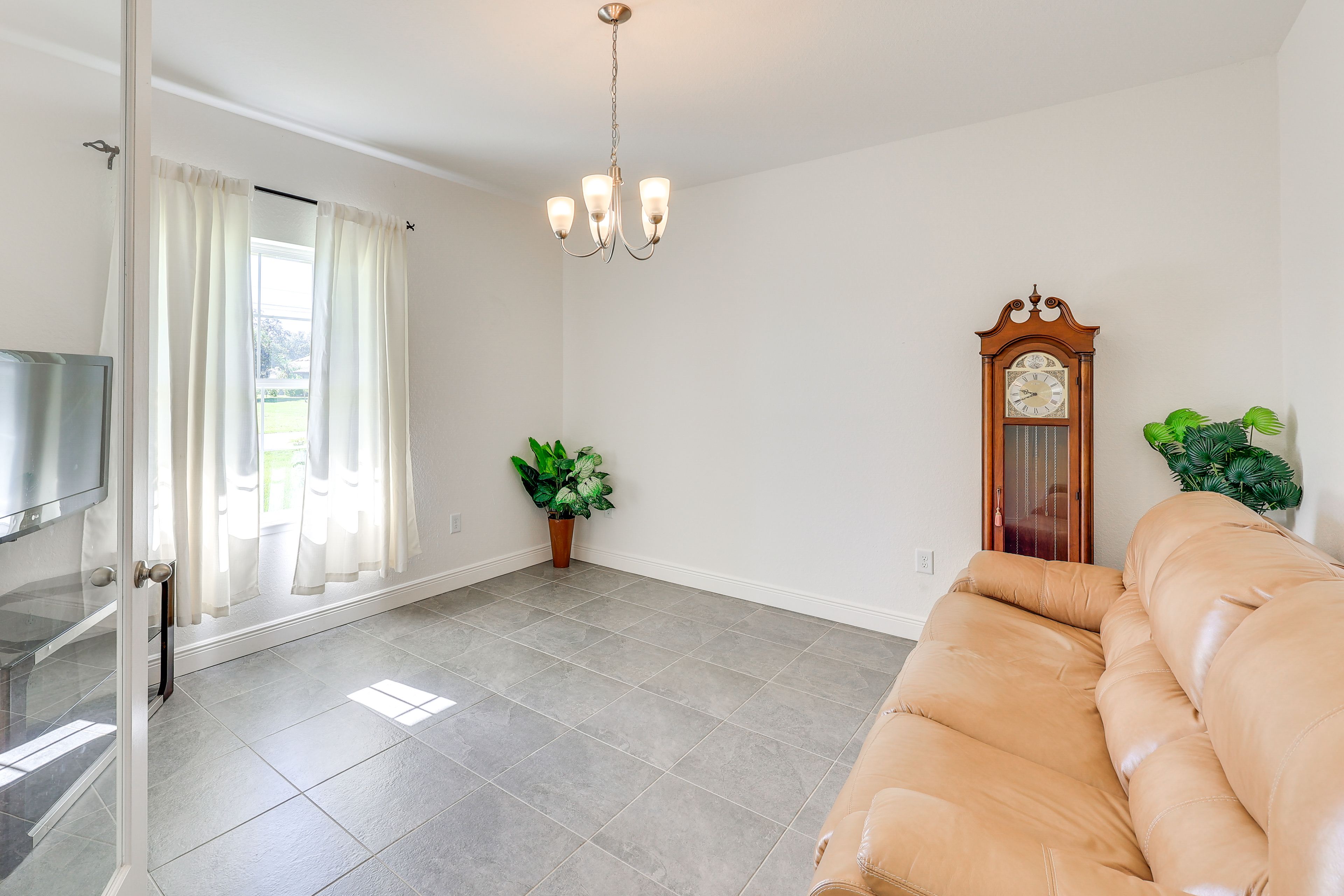 Bonus Room | Smart TV