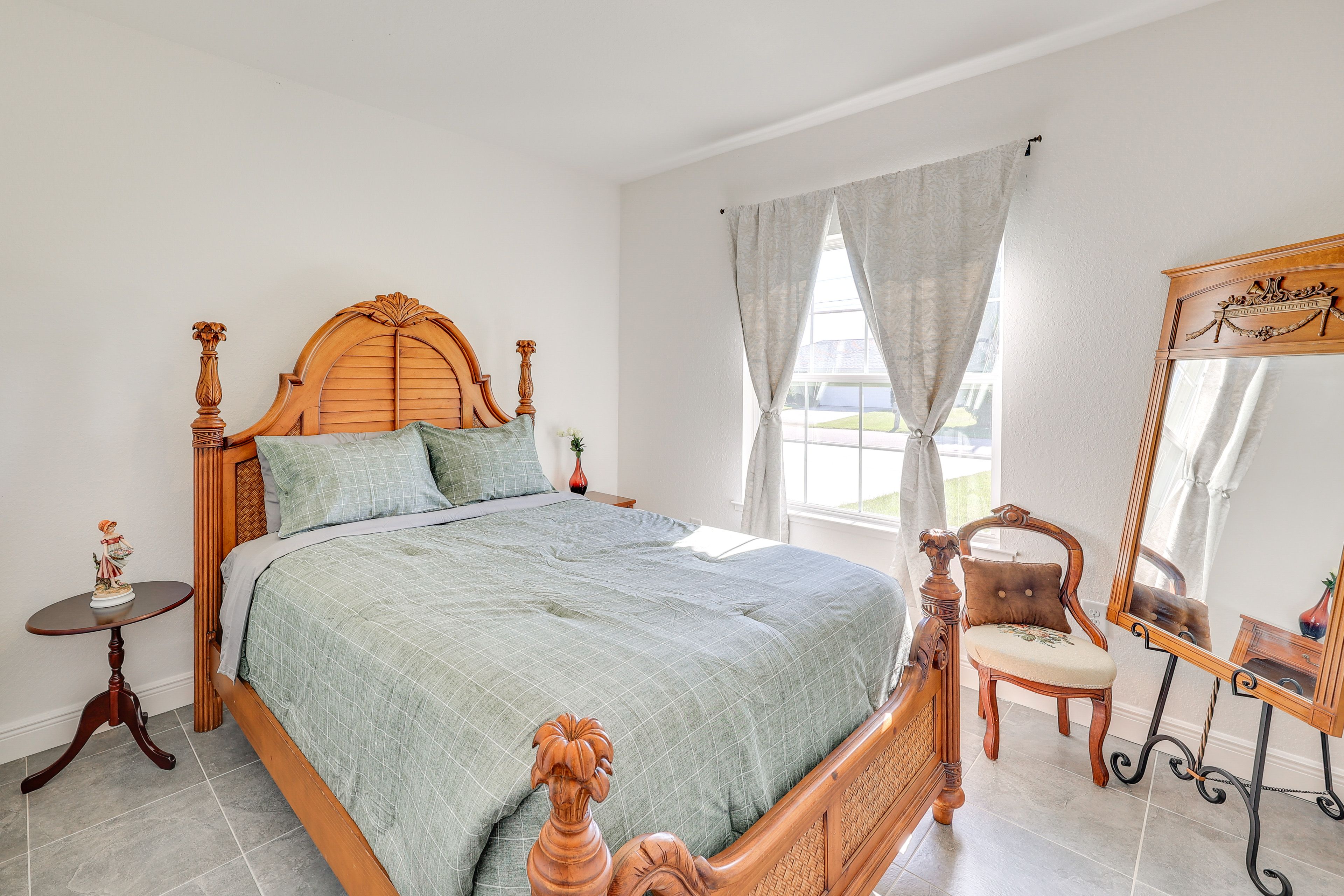 Bedroom 2 | Queen Bed | Linens Provided