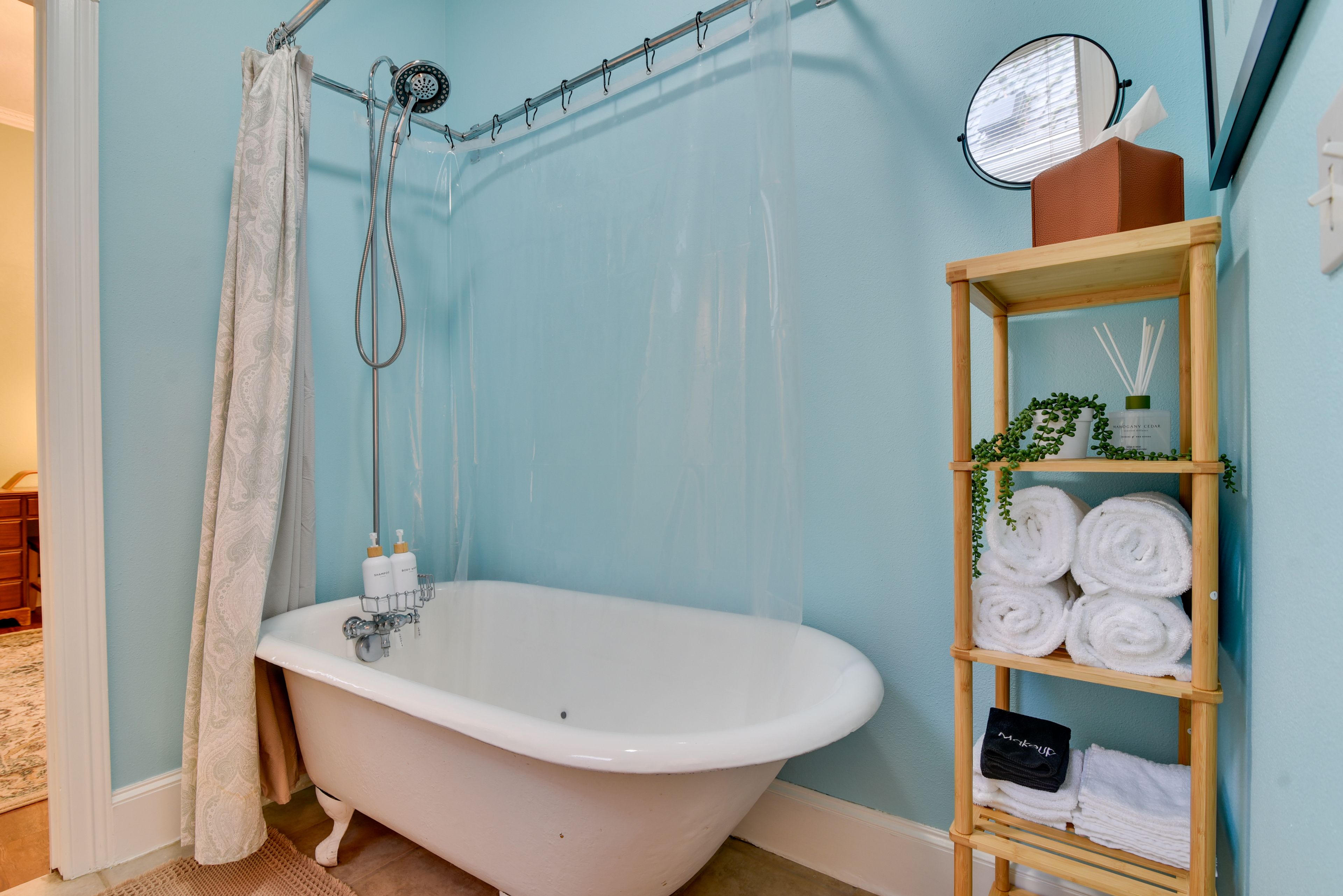 Full Bathroom | 1st Floor