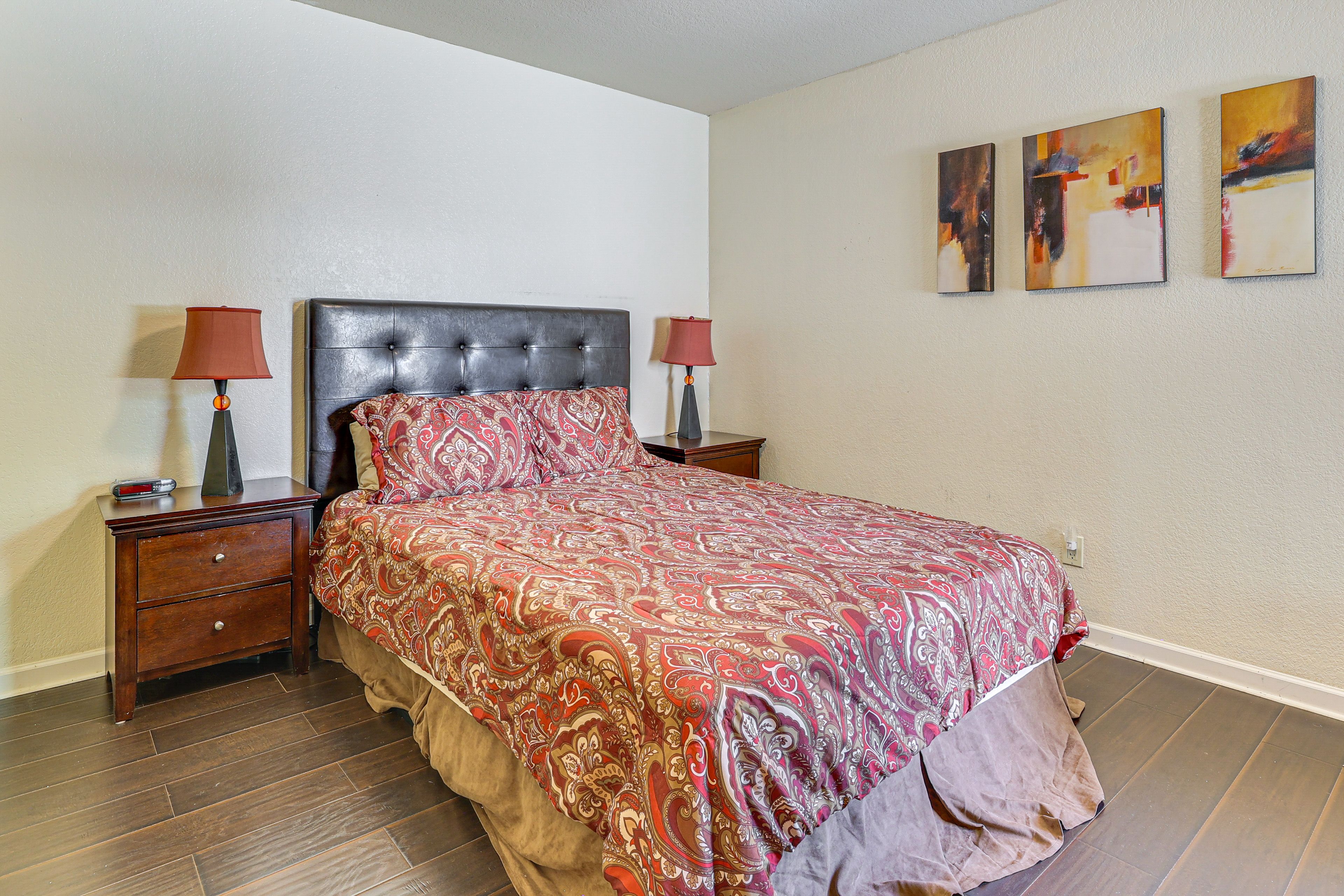 Bedroom 2 | Queen Bed