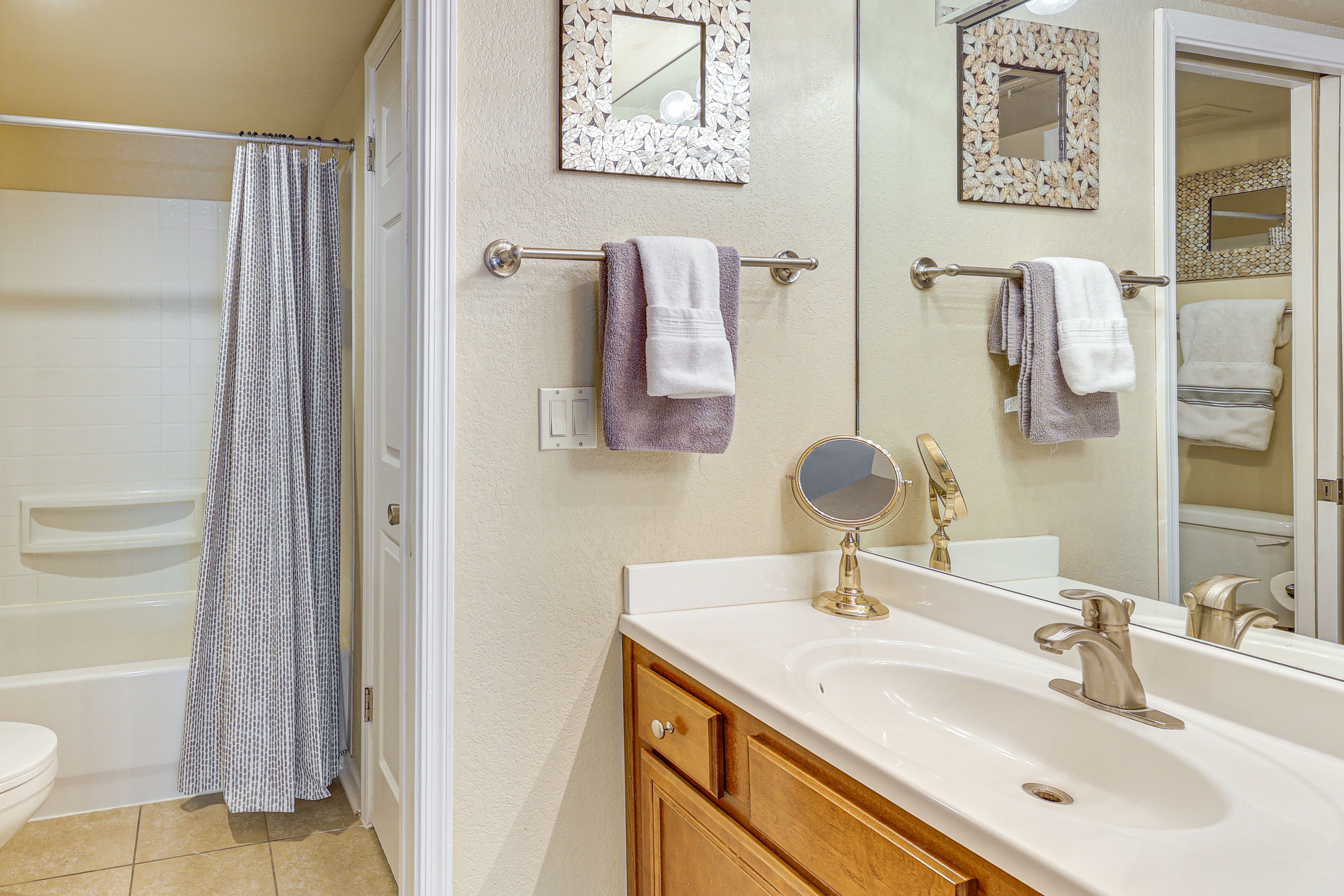 Bathroom | Towels Provided