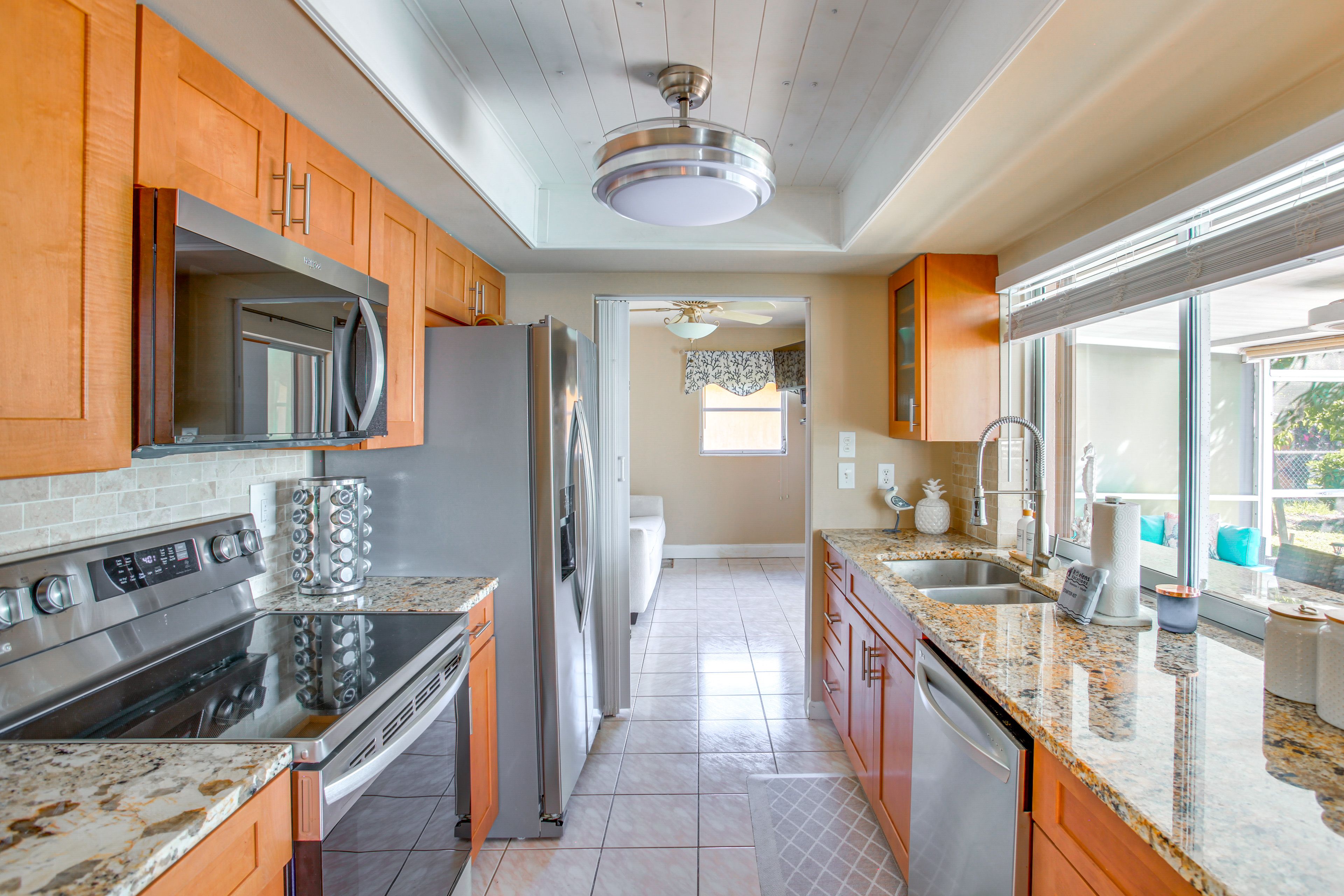 Kitchen | Cooking Basics | Dual Coffee Maker | Microwave | Toaster | Blender