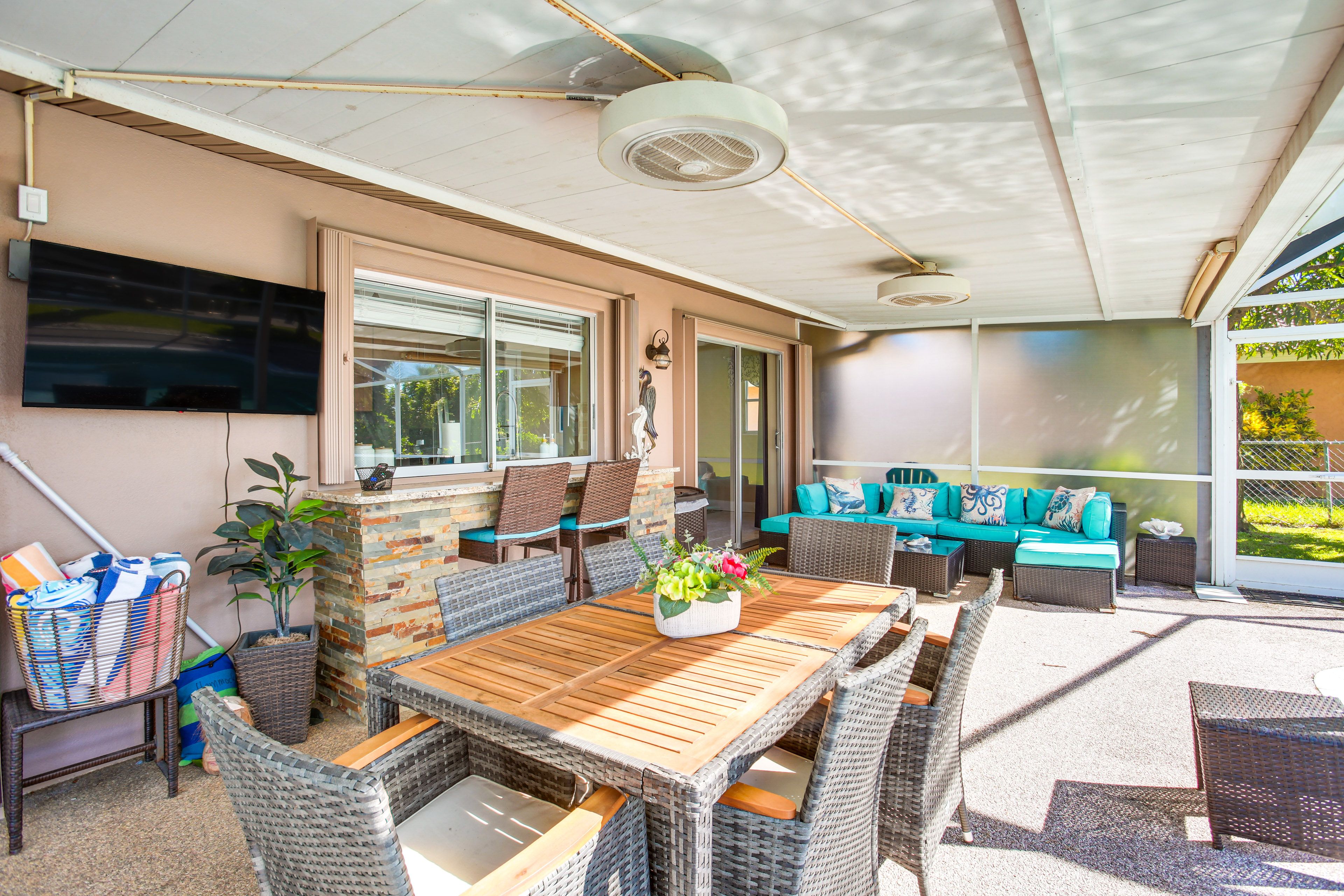 Cape Coral Vacation Rental | 3BR | 2BA | 1,500 Sq Ft | 1 Step to Enter