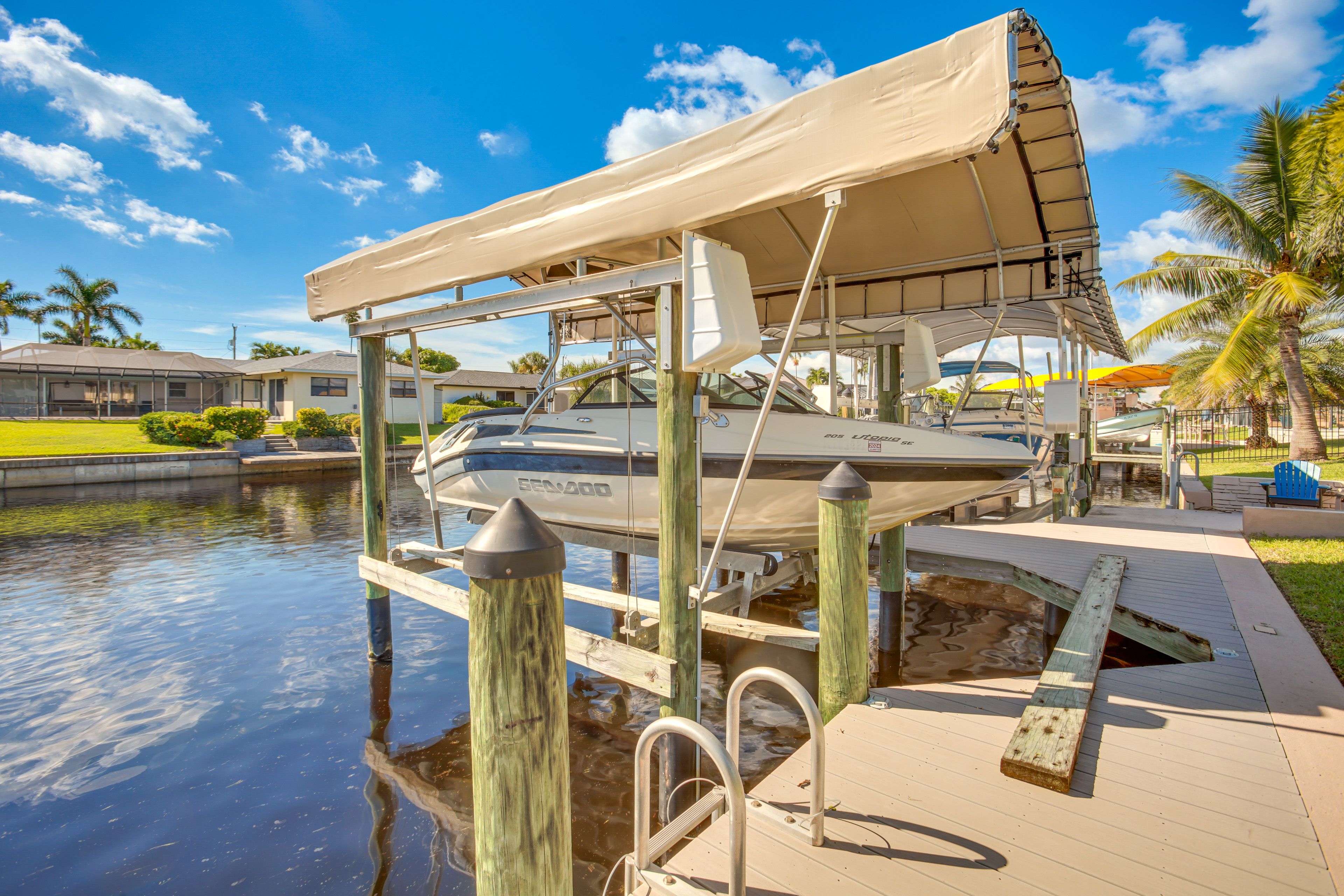 Boat Dock | 2 Kayaks | Boat & Boat Lift Unavailable