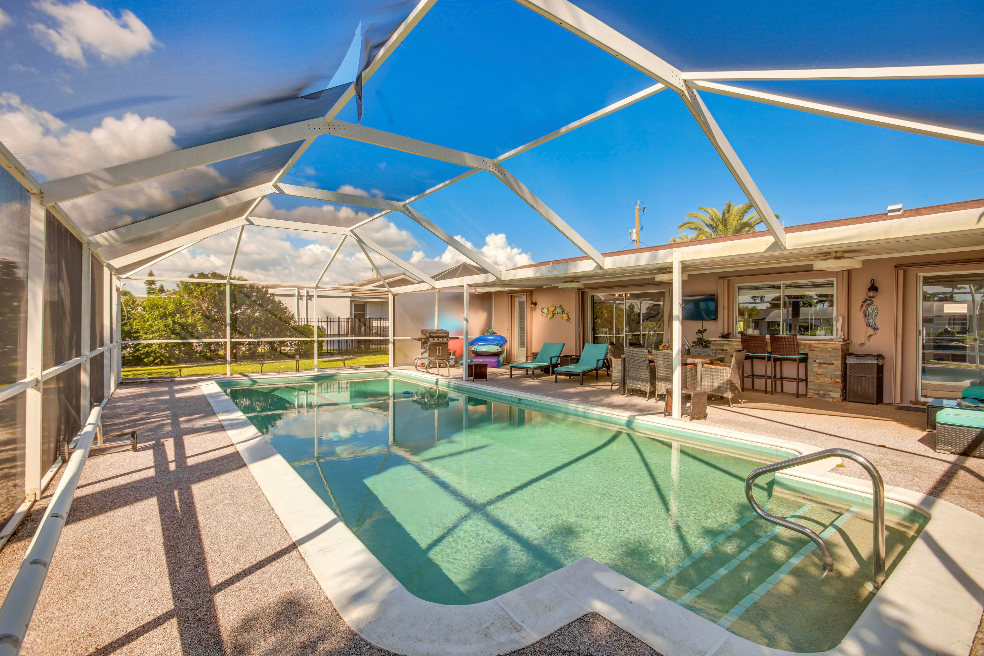 Lanai | Private Pool (Not Heated) | Pool Floats & Toys
