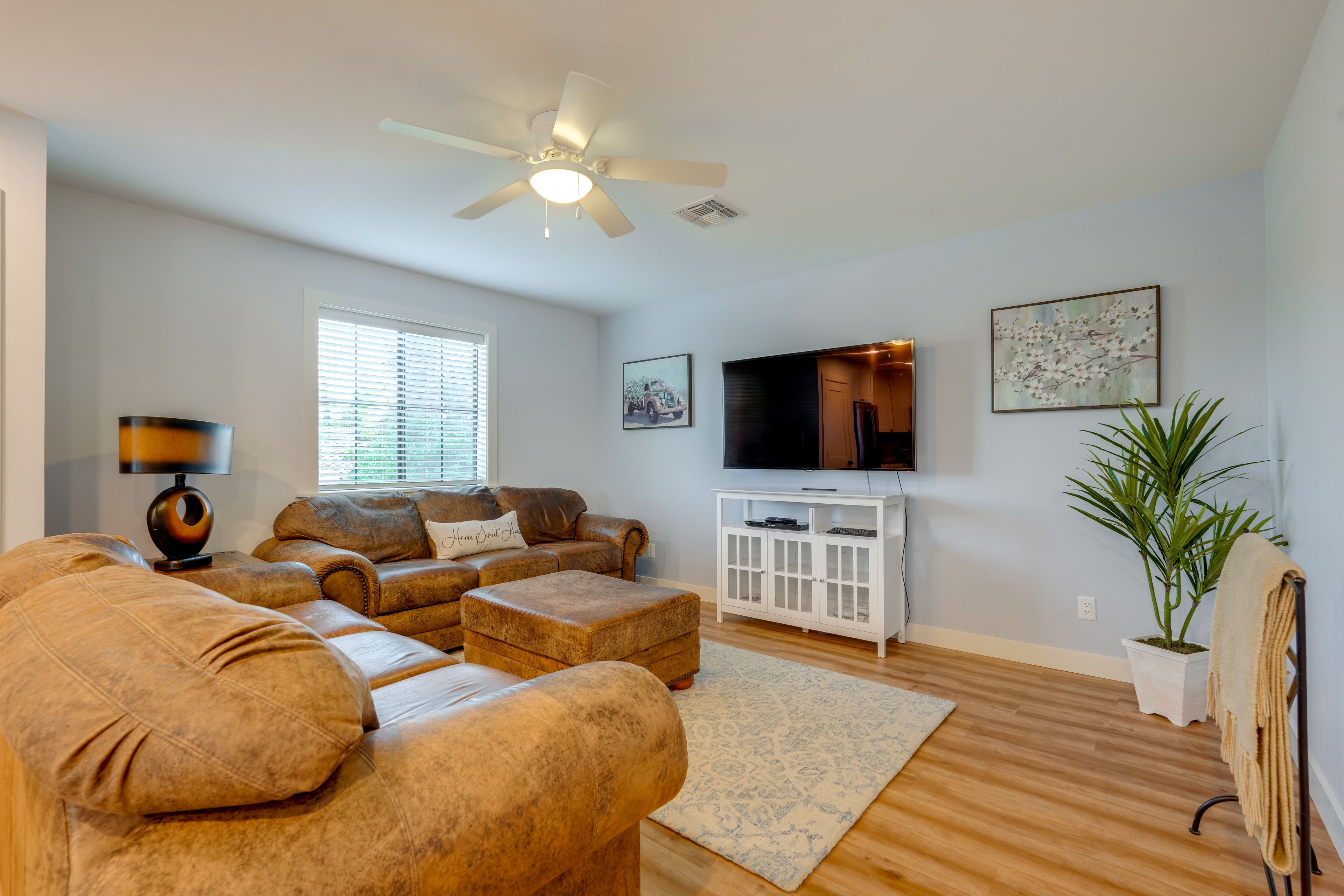 Living Room | Central A/C & Heat | Free WiFi