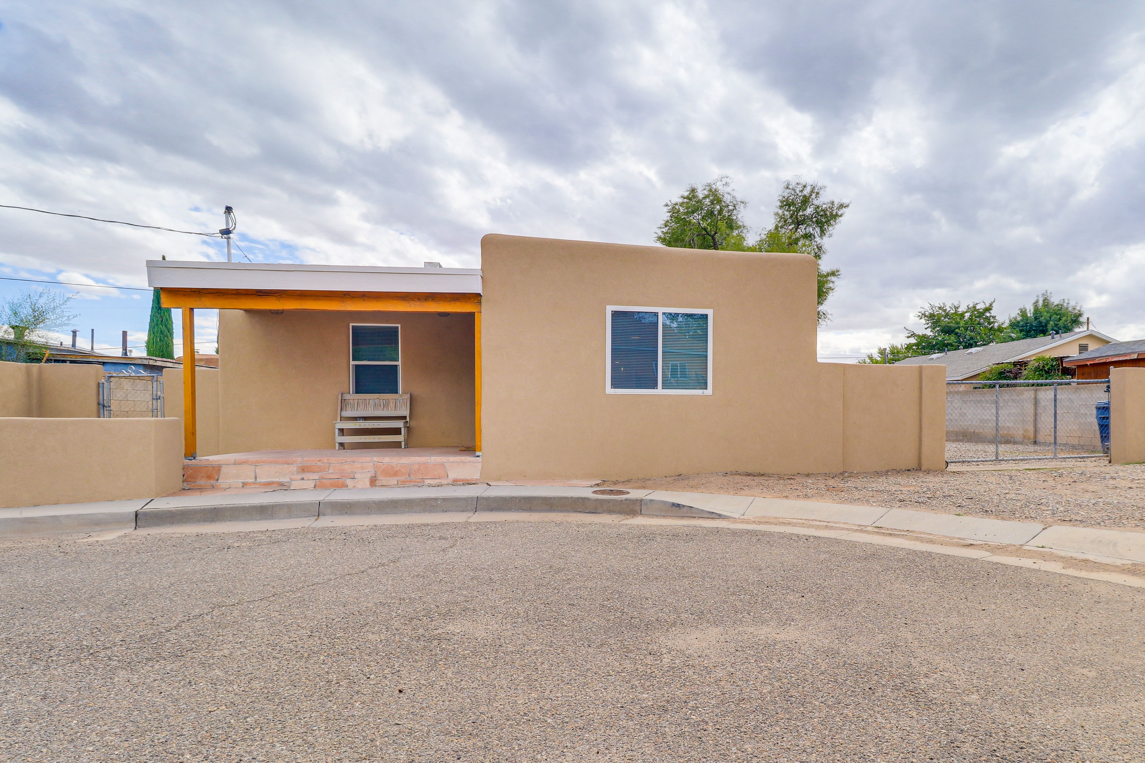 Parking | Driveway (2 Vehicles)