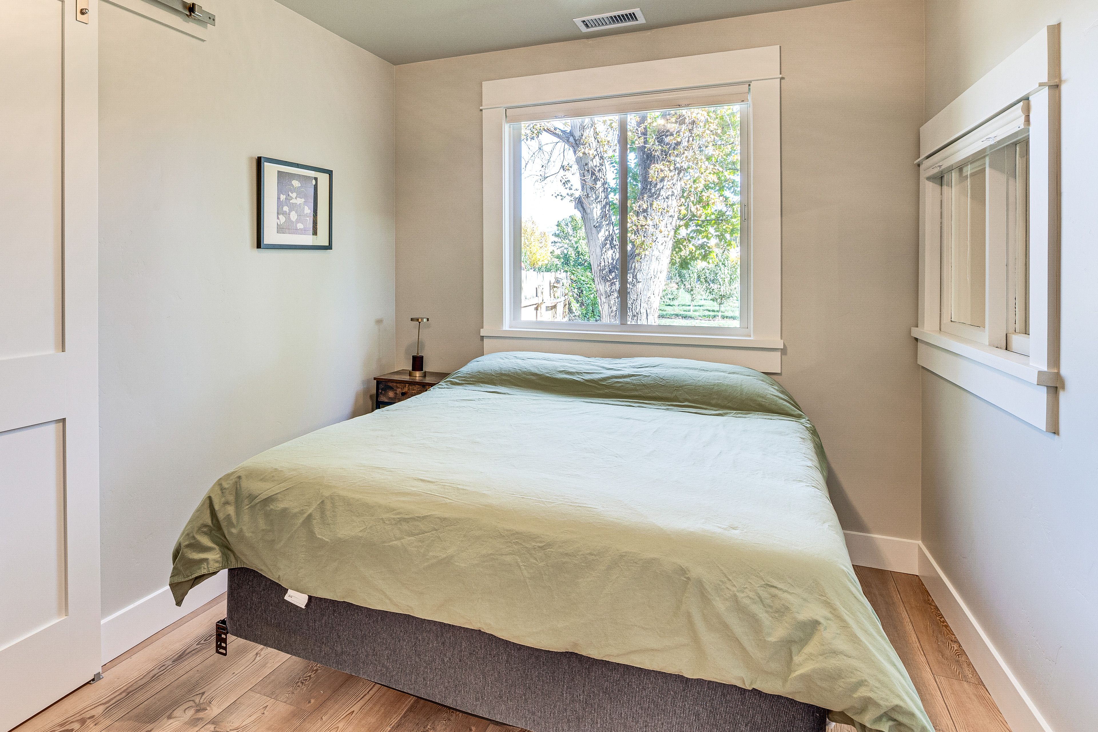 Bedroom 2 | Queen Bed | 1st Floor