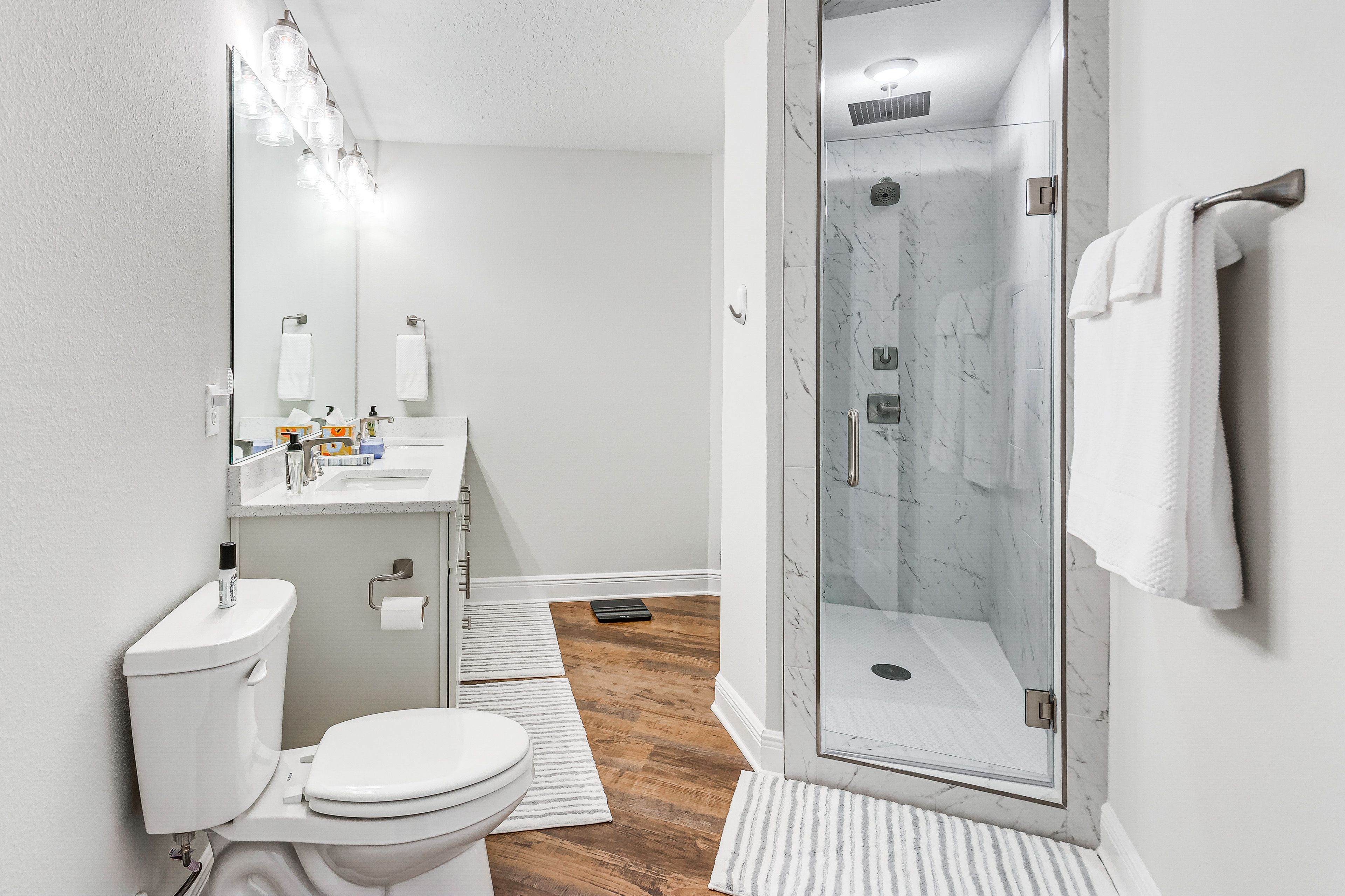 Full Bathroom | 2nd Floor
