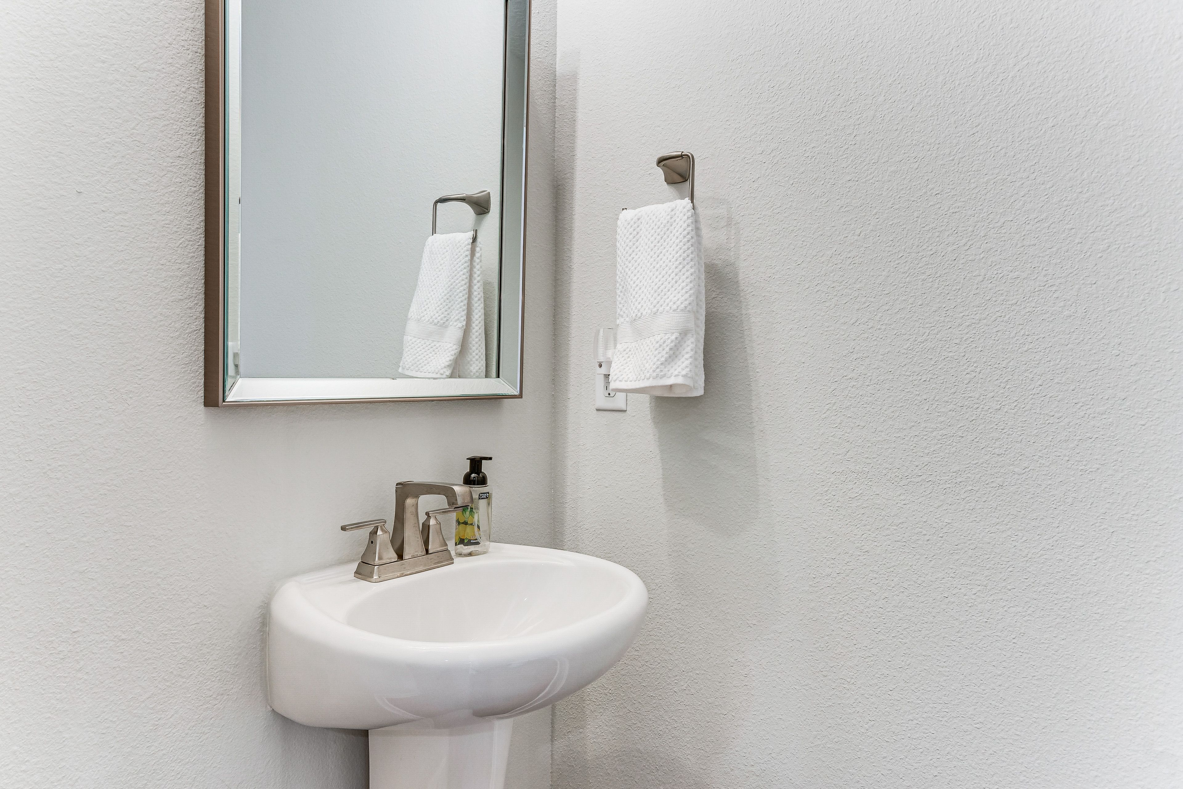 Half Bathroom | 1st Floor
