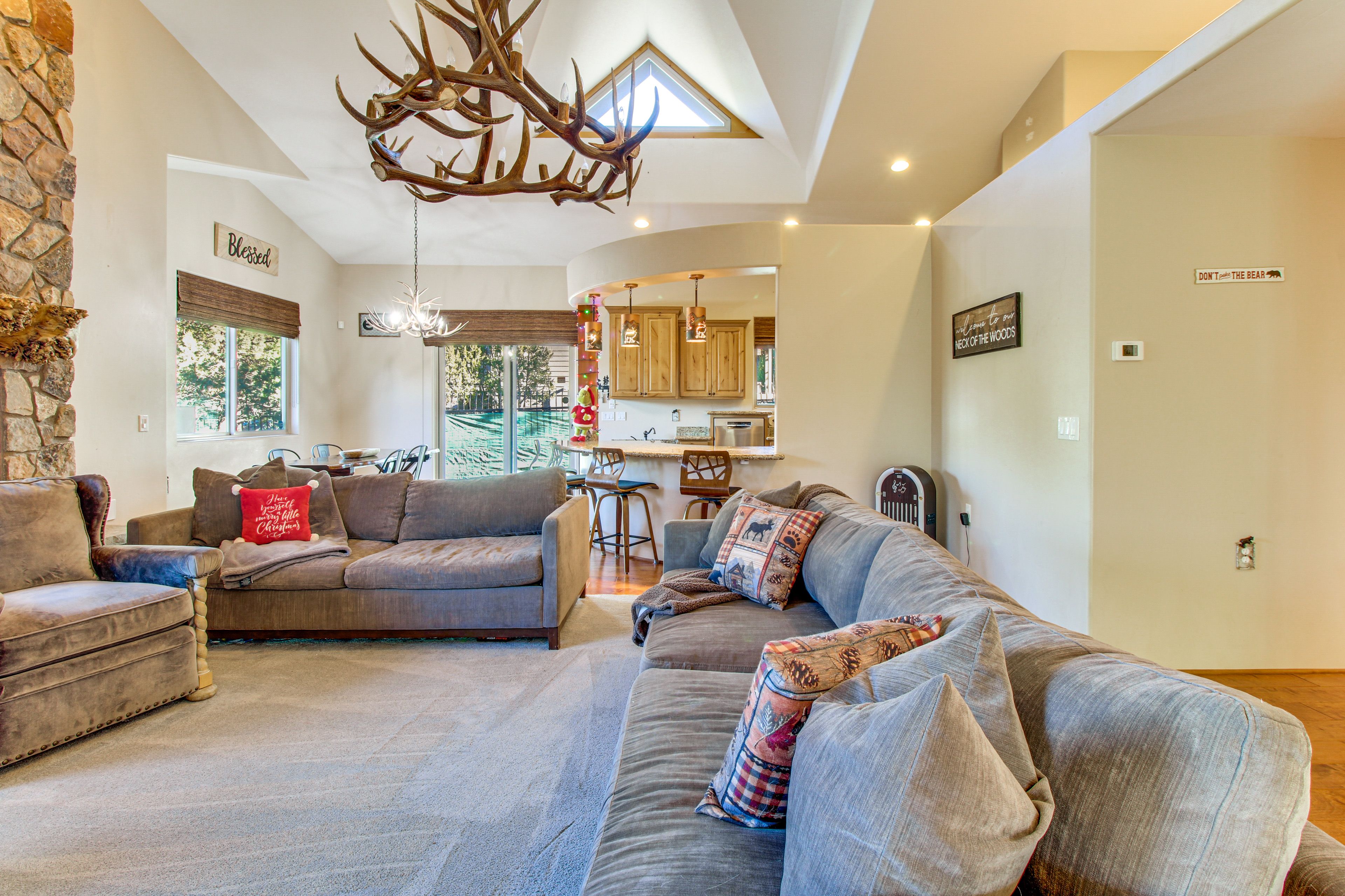 Living Room | Smart TV