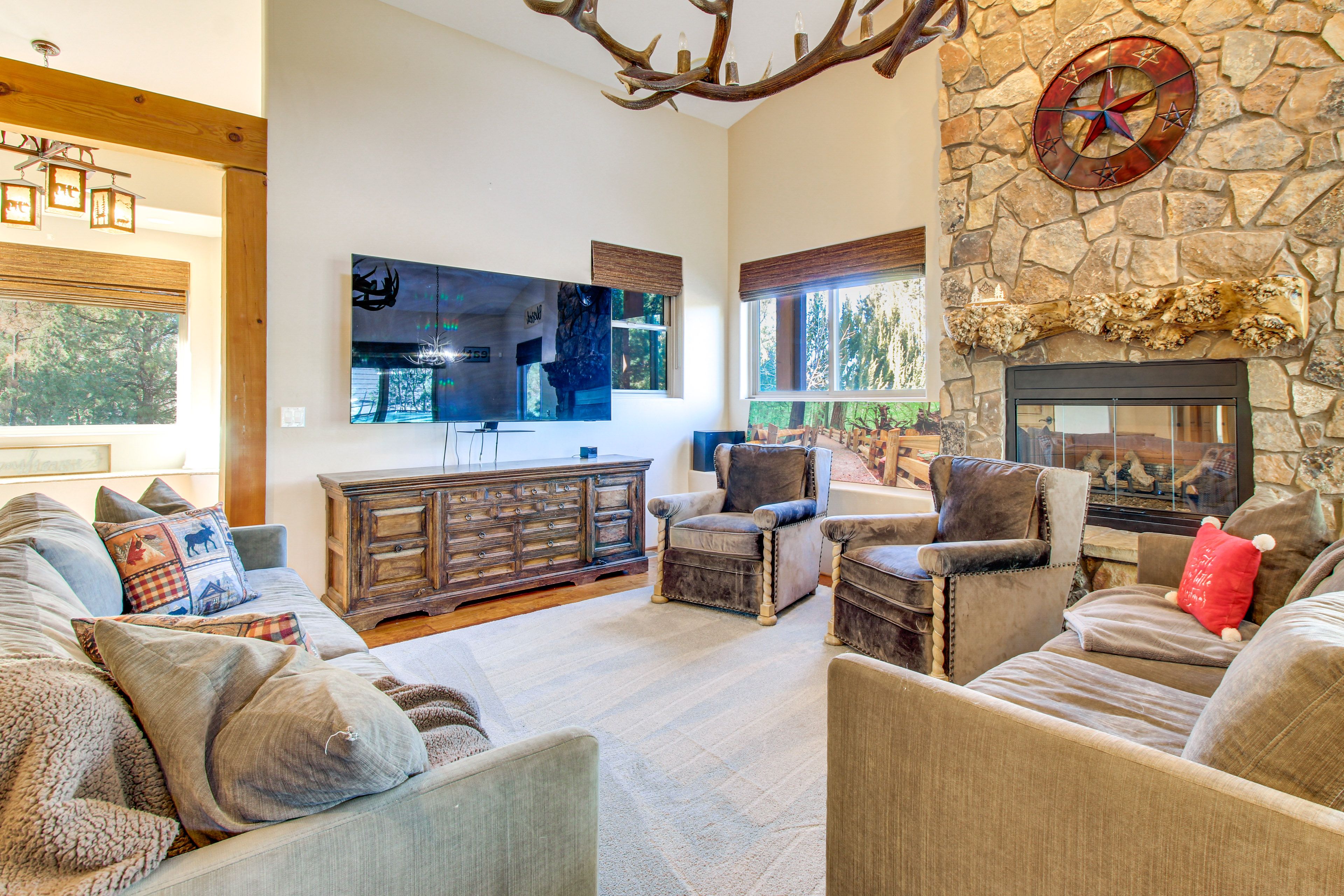 Show Low Vacation Rental | 3BR | 3BA | 2,460 Sq Ft | Stairs to Enter