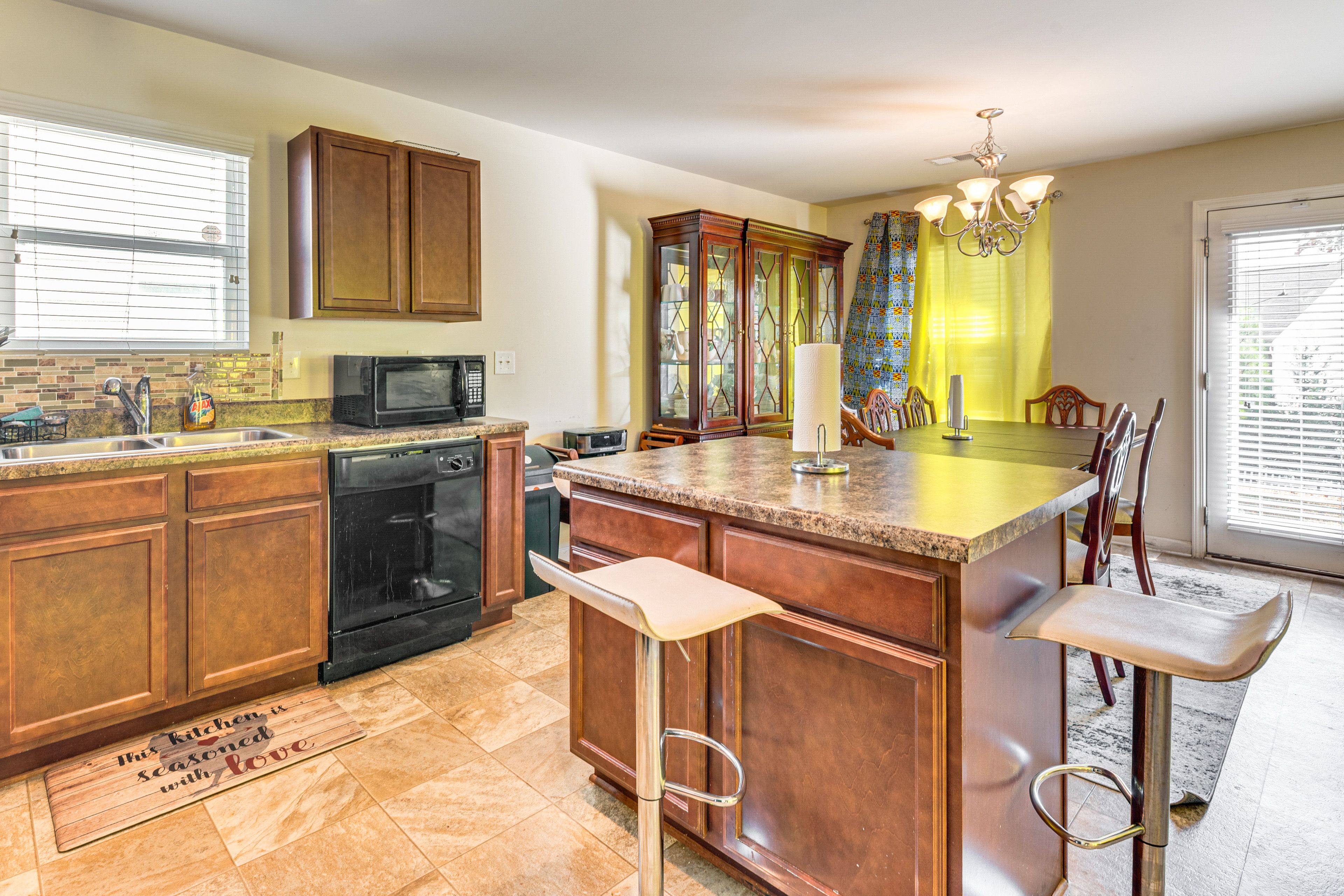 Kitchen & Dining Area | 1st Floor