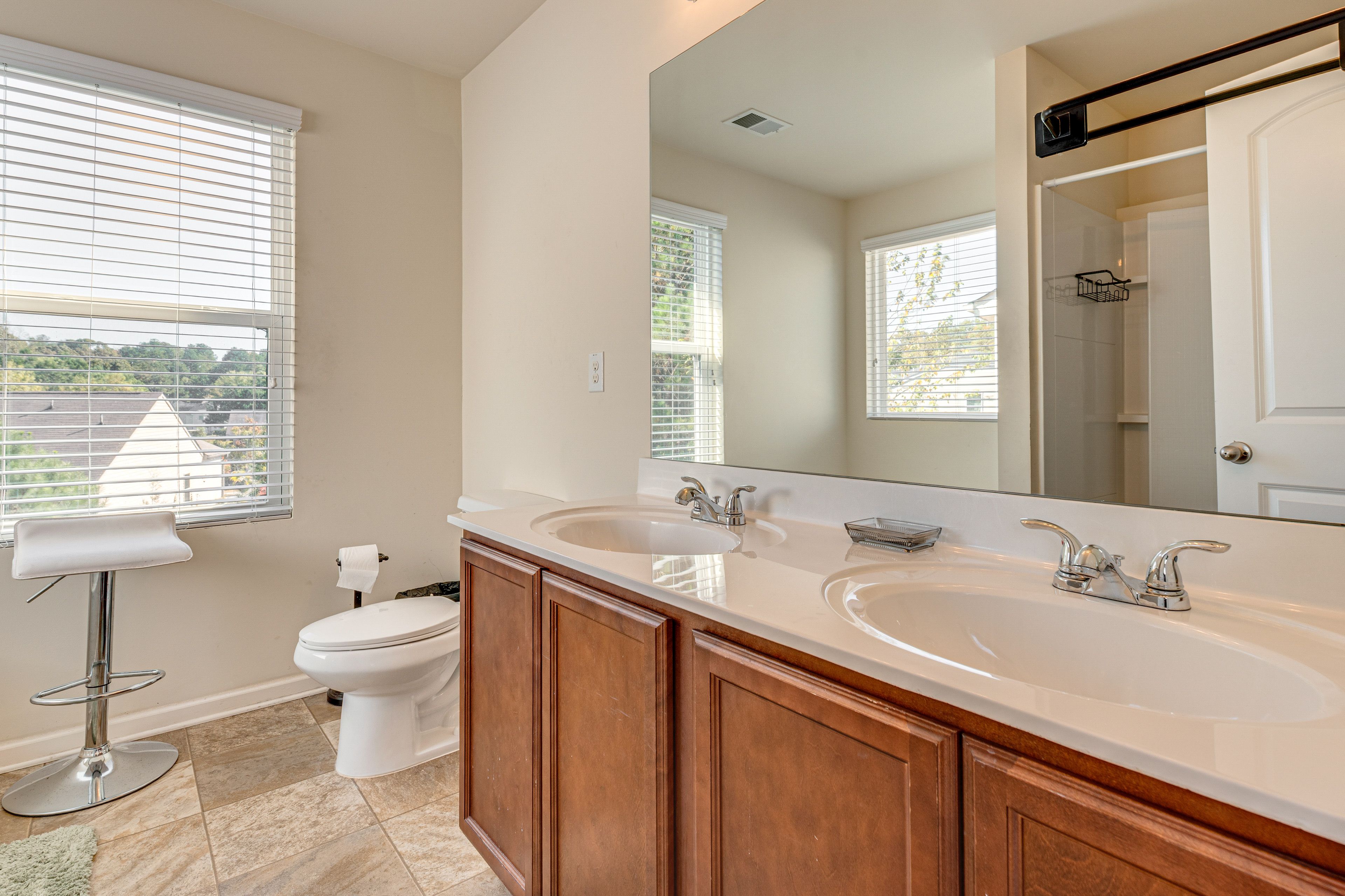 Full Bathroom | 2nd Floor