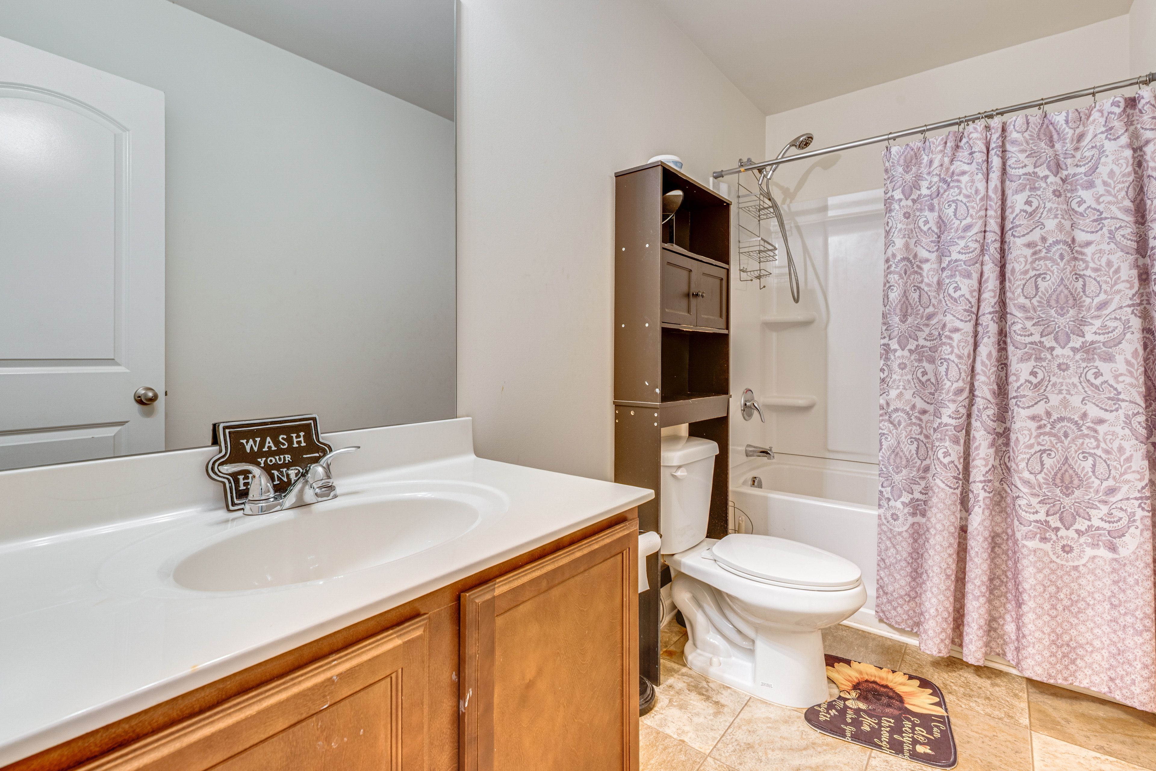 Full Bathroom | 2nd Floor