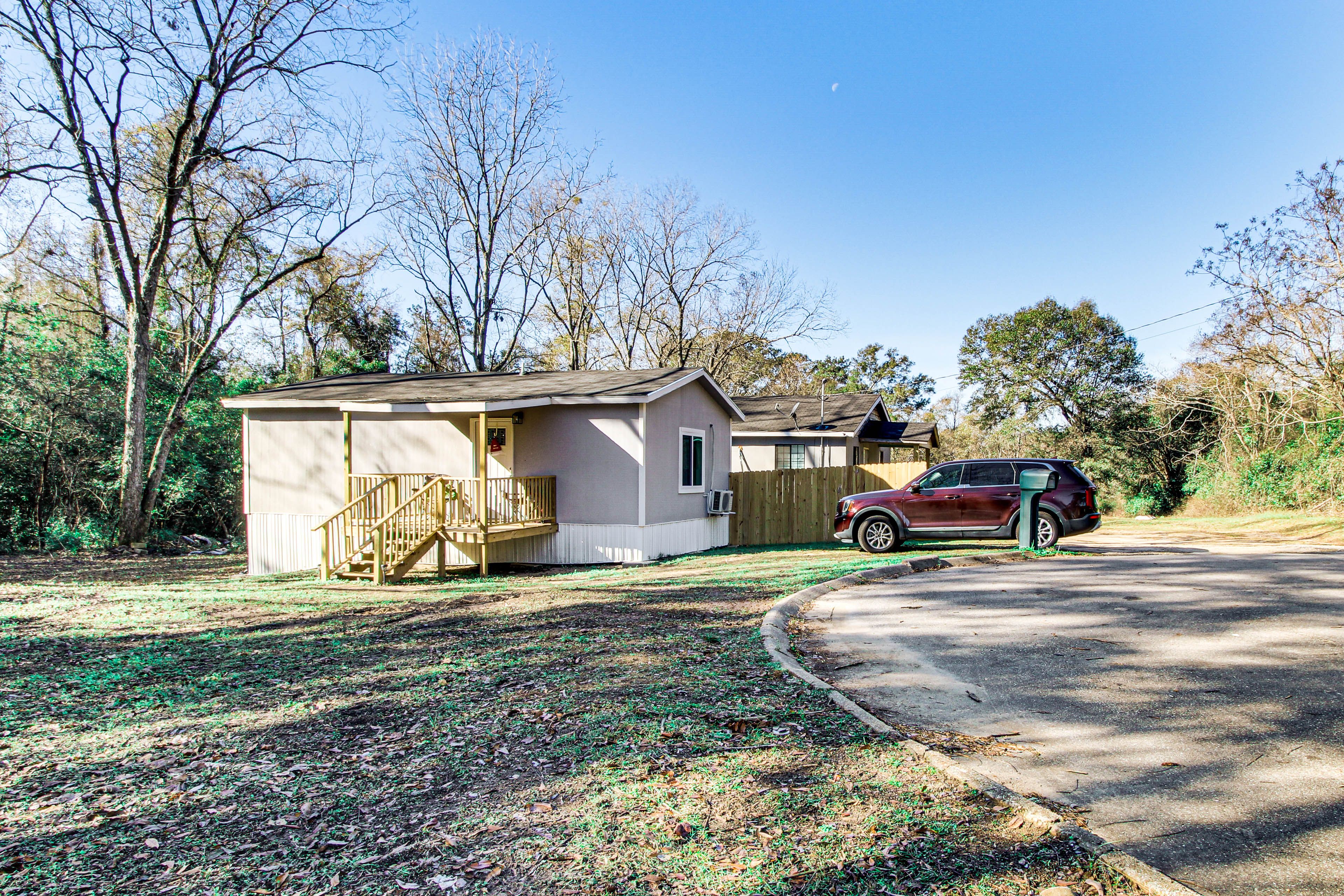 Parking | Shared Driveway (1 Vehicle) | Street Parking (1 Vehicle)