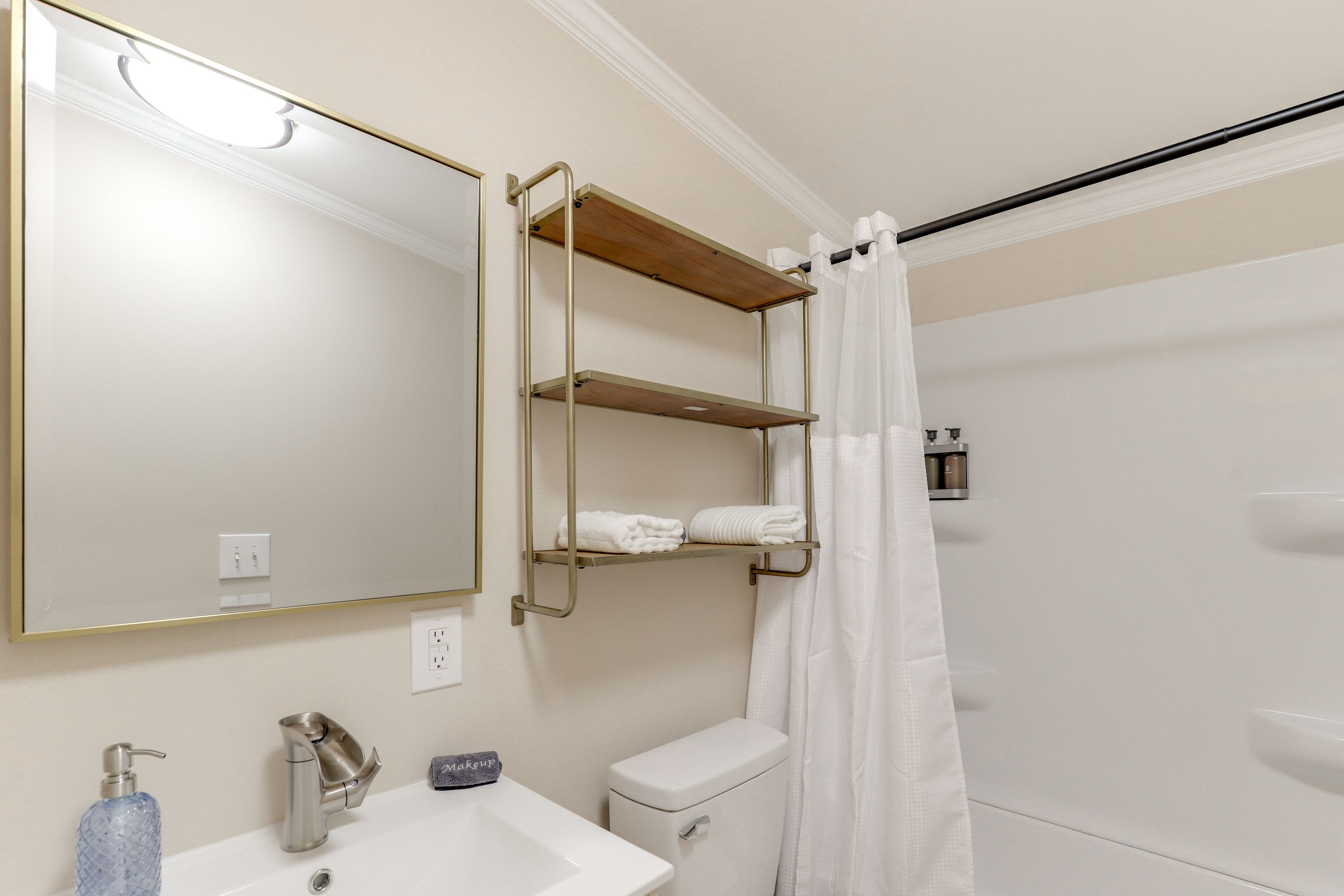 Bathroom | Towels Provided