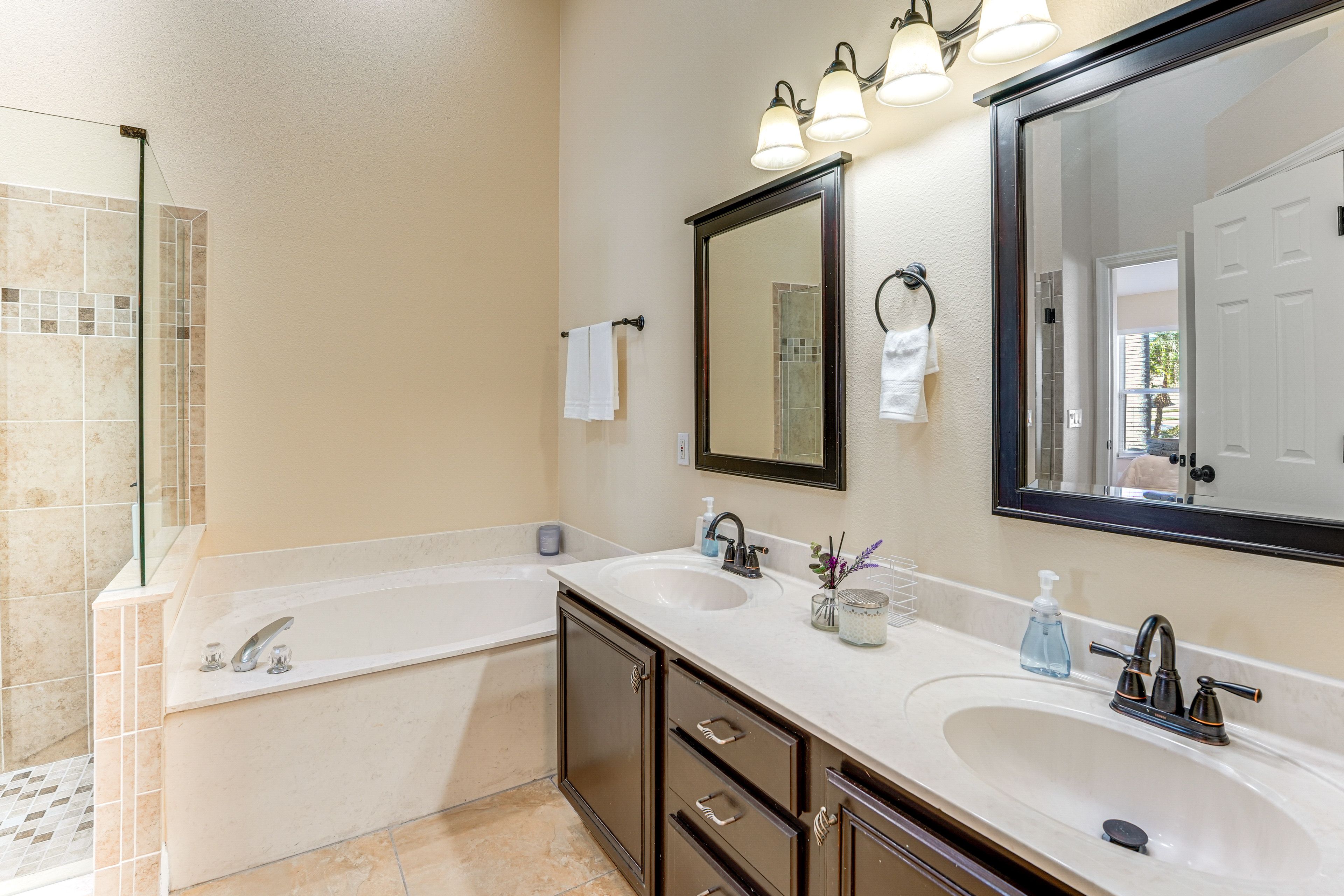 Full Bath | Towels | Hair Dryer