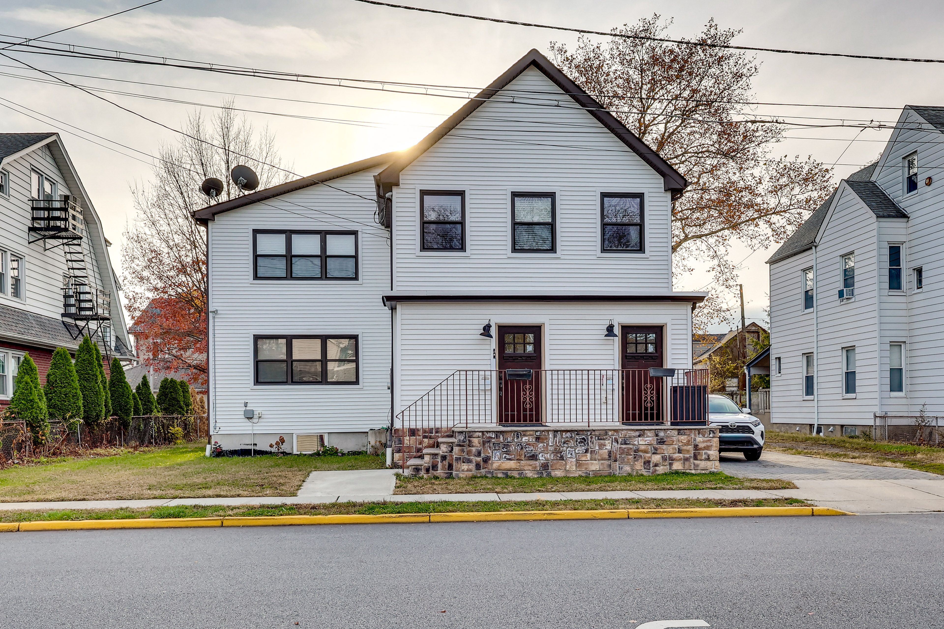 Parking | Driveway (4 Vehicles)