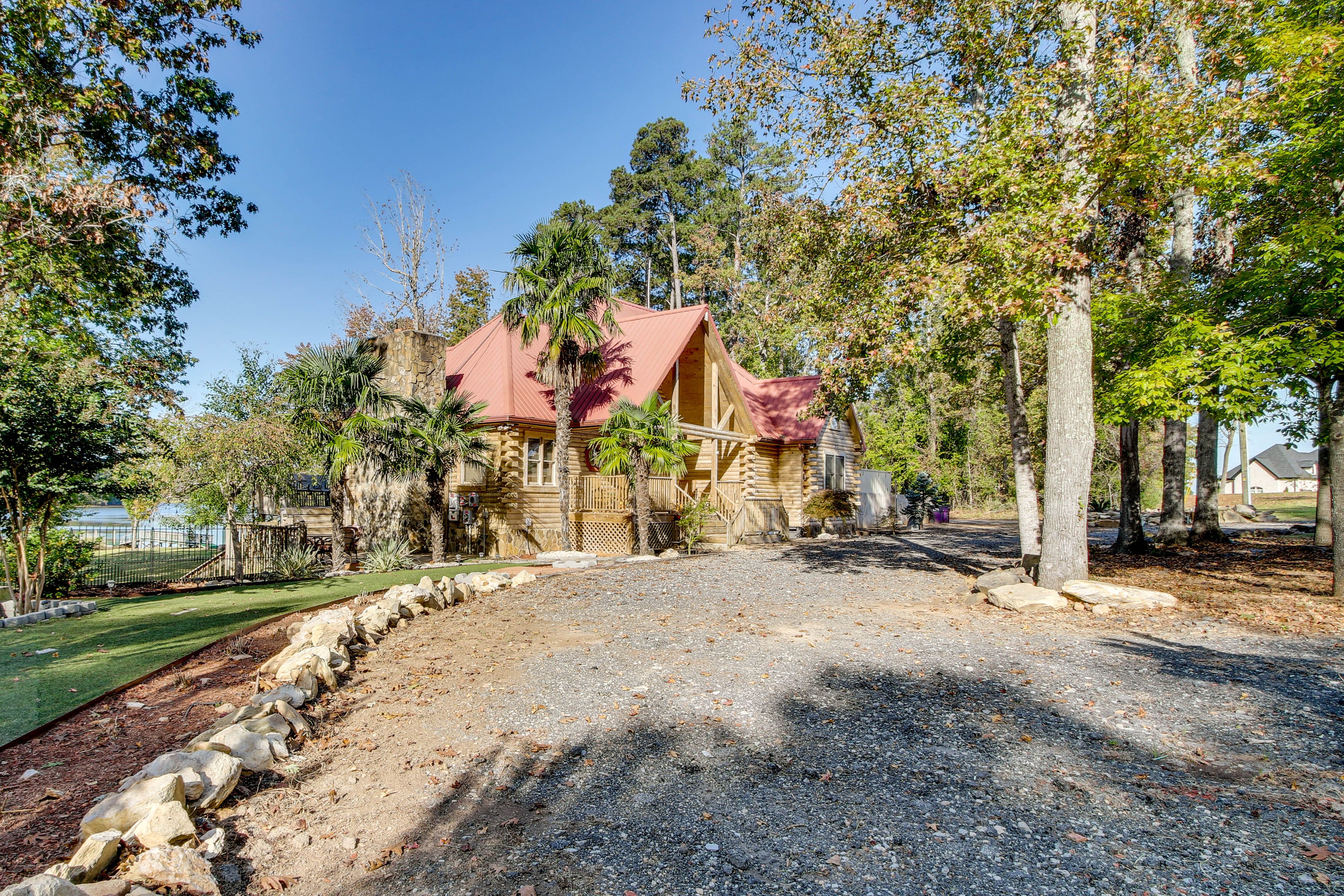 Parking | Driveway (9 Vehicles) | Boat Parking (2 Boats Max)