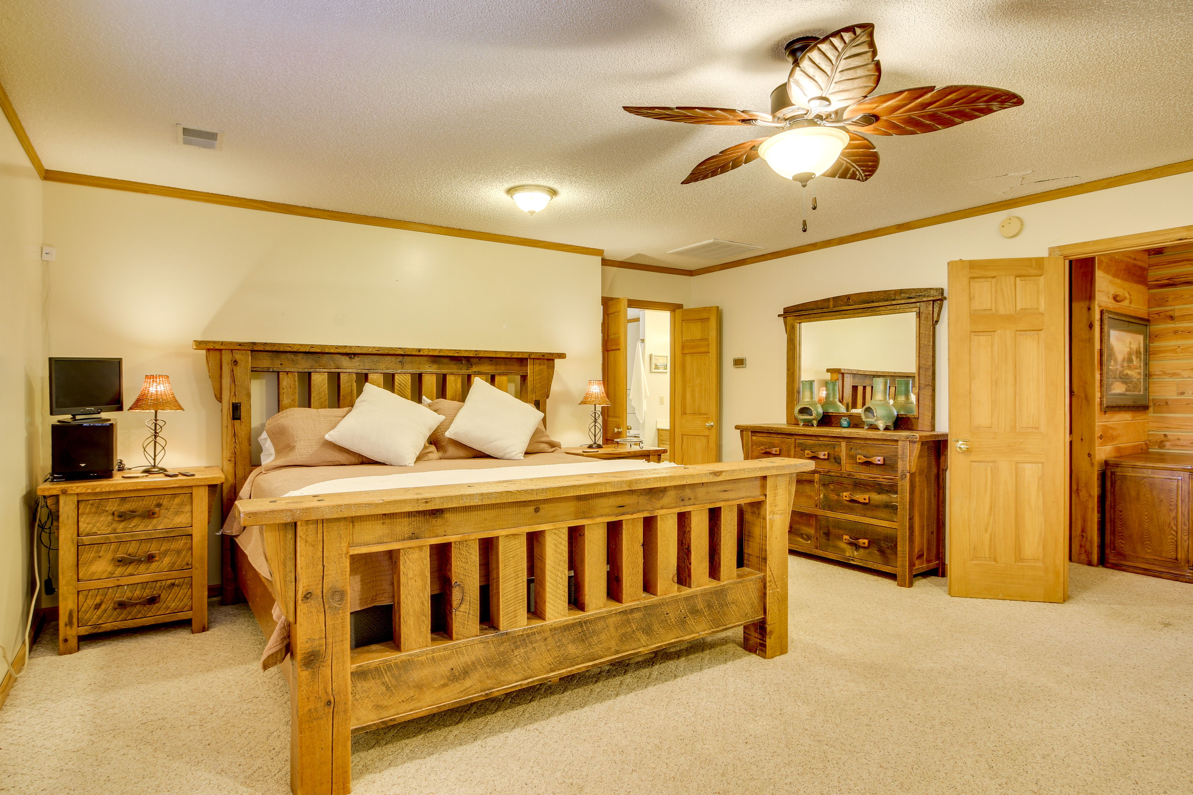 Bedroom 1 | King Bed | Exercise Bike | 2nd Floor