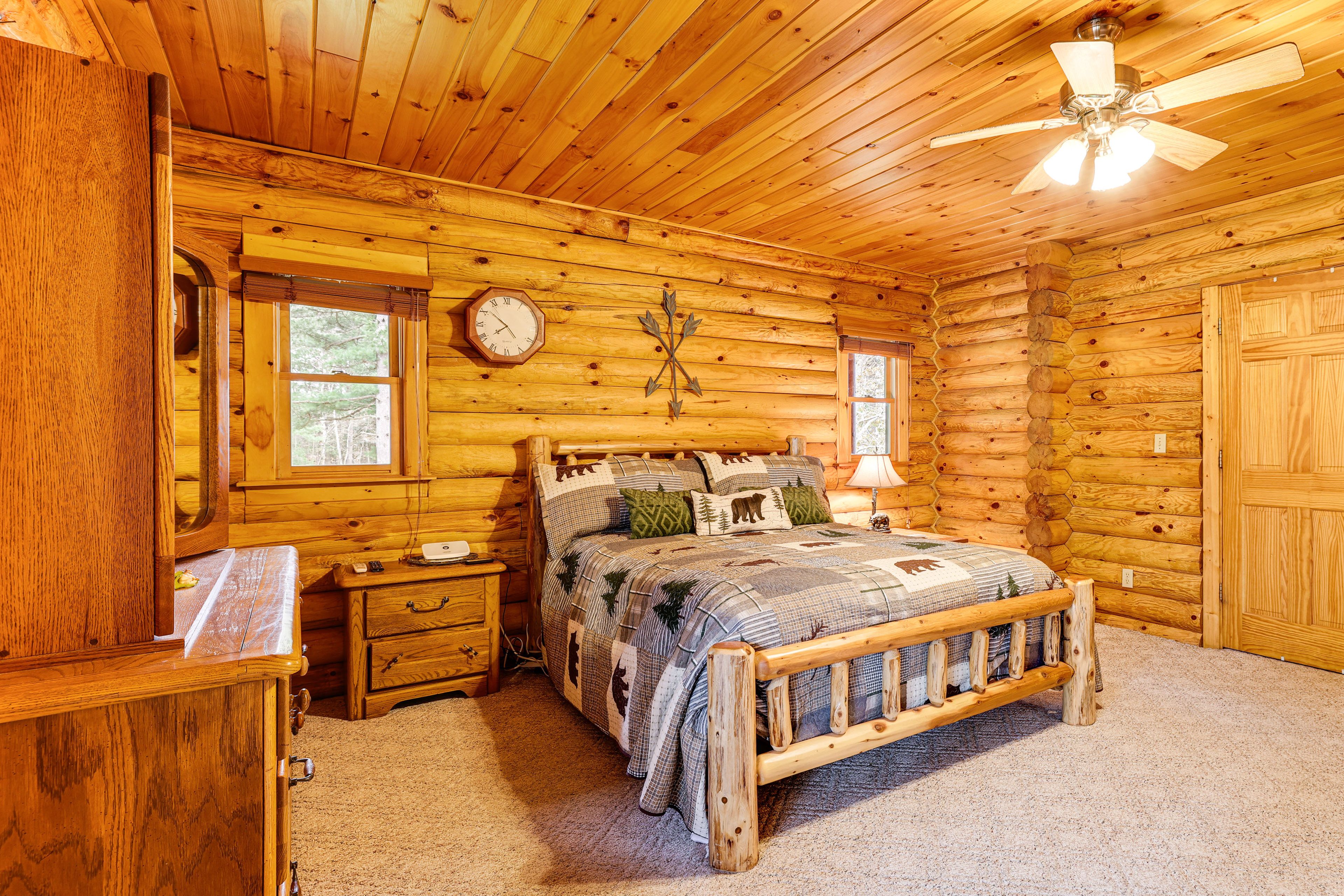 Bedroom 1 | Queen Bed | Main Level | Smart TV | Linens Provided