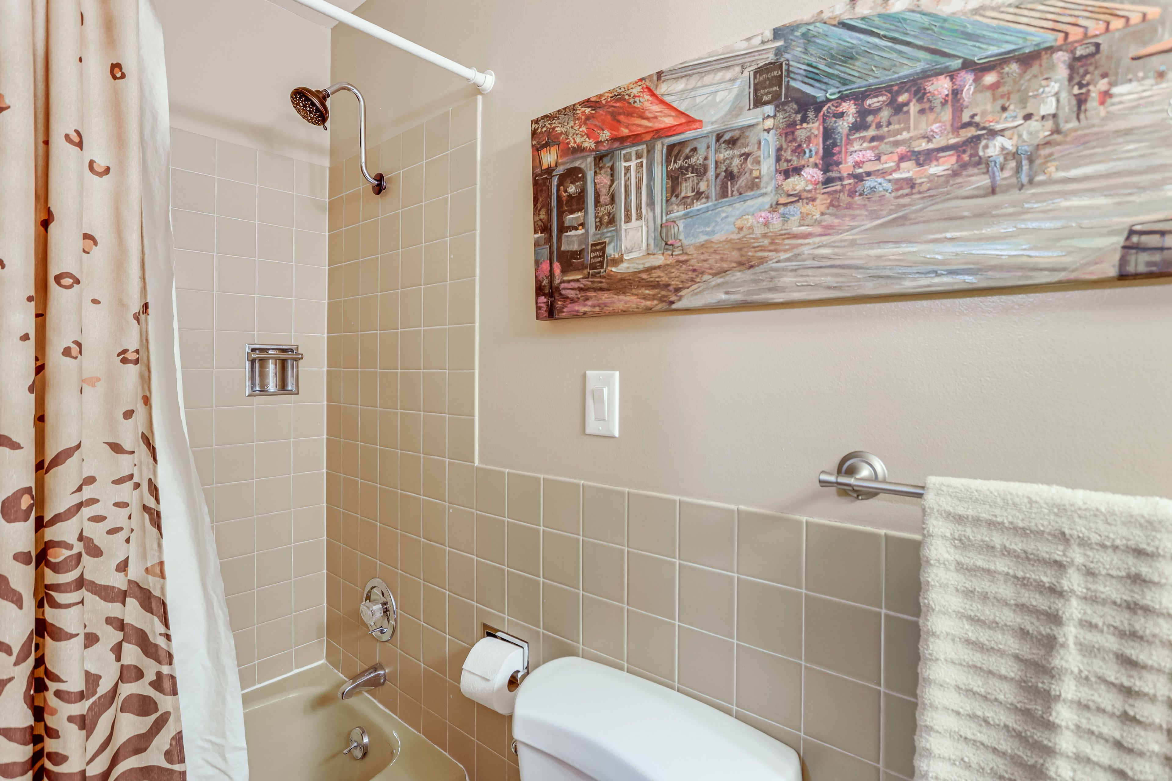 Full Bathroom