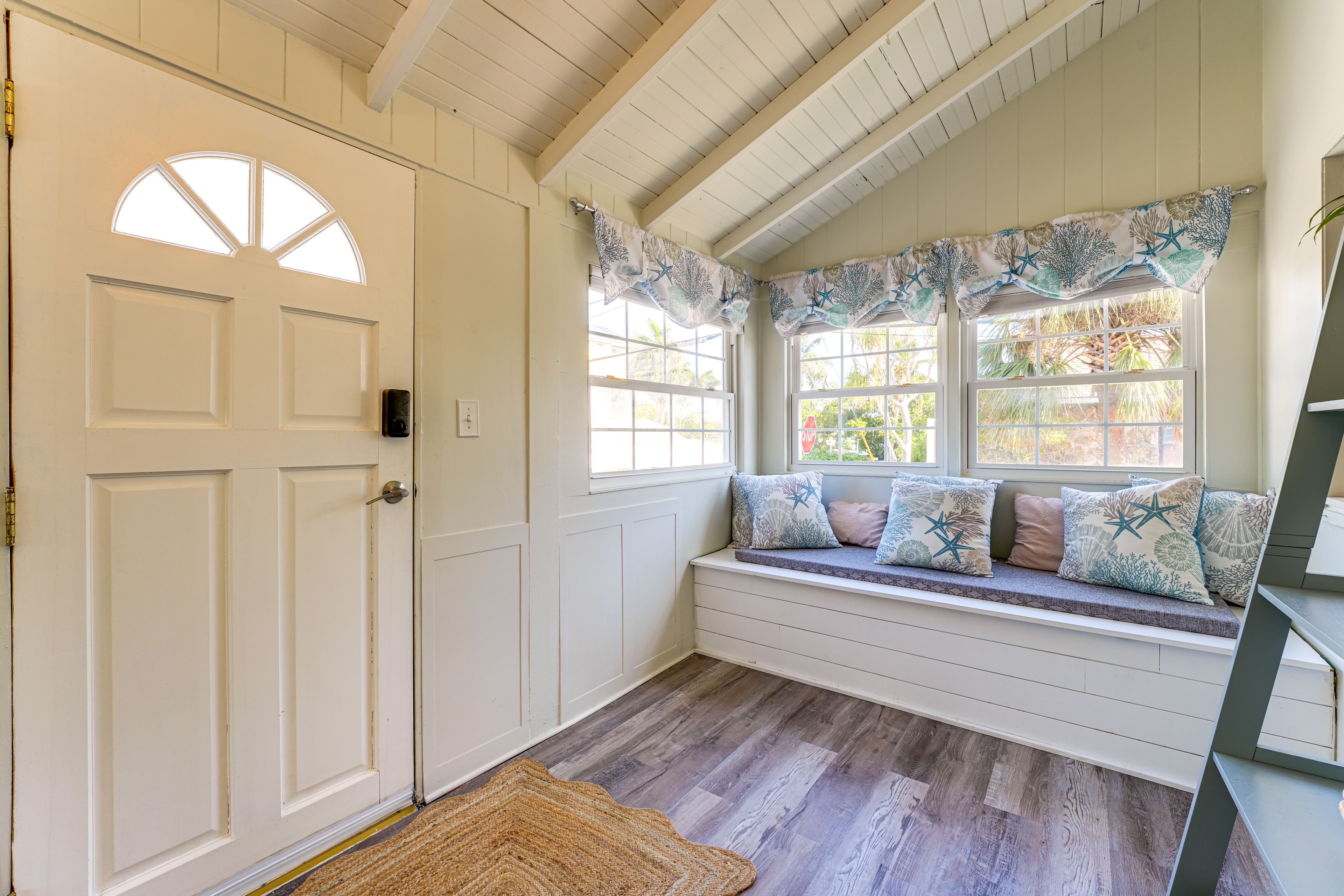 Front Entry | Reading Nook | Books