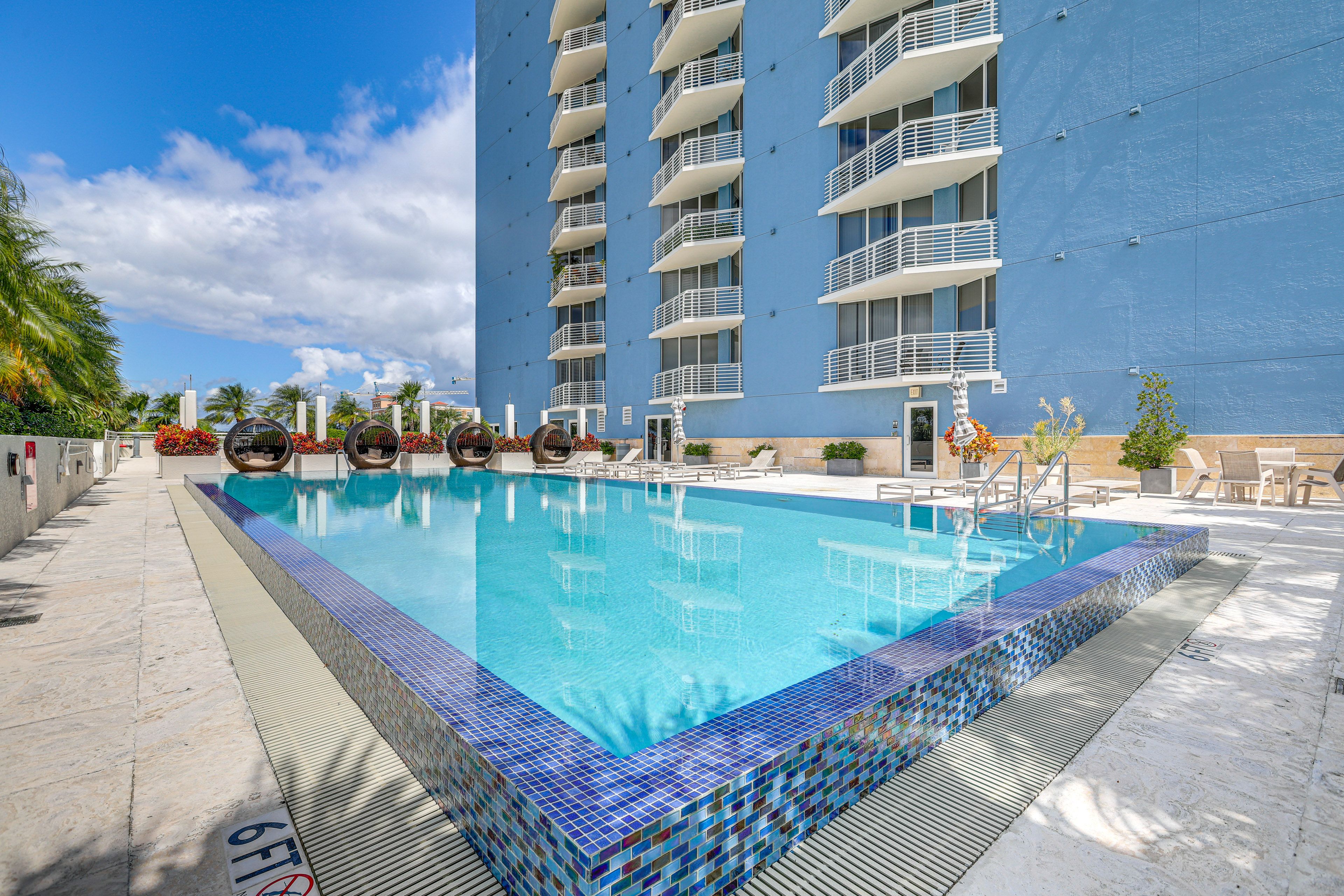 The Slade at West Palm Beach | Community Pool