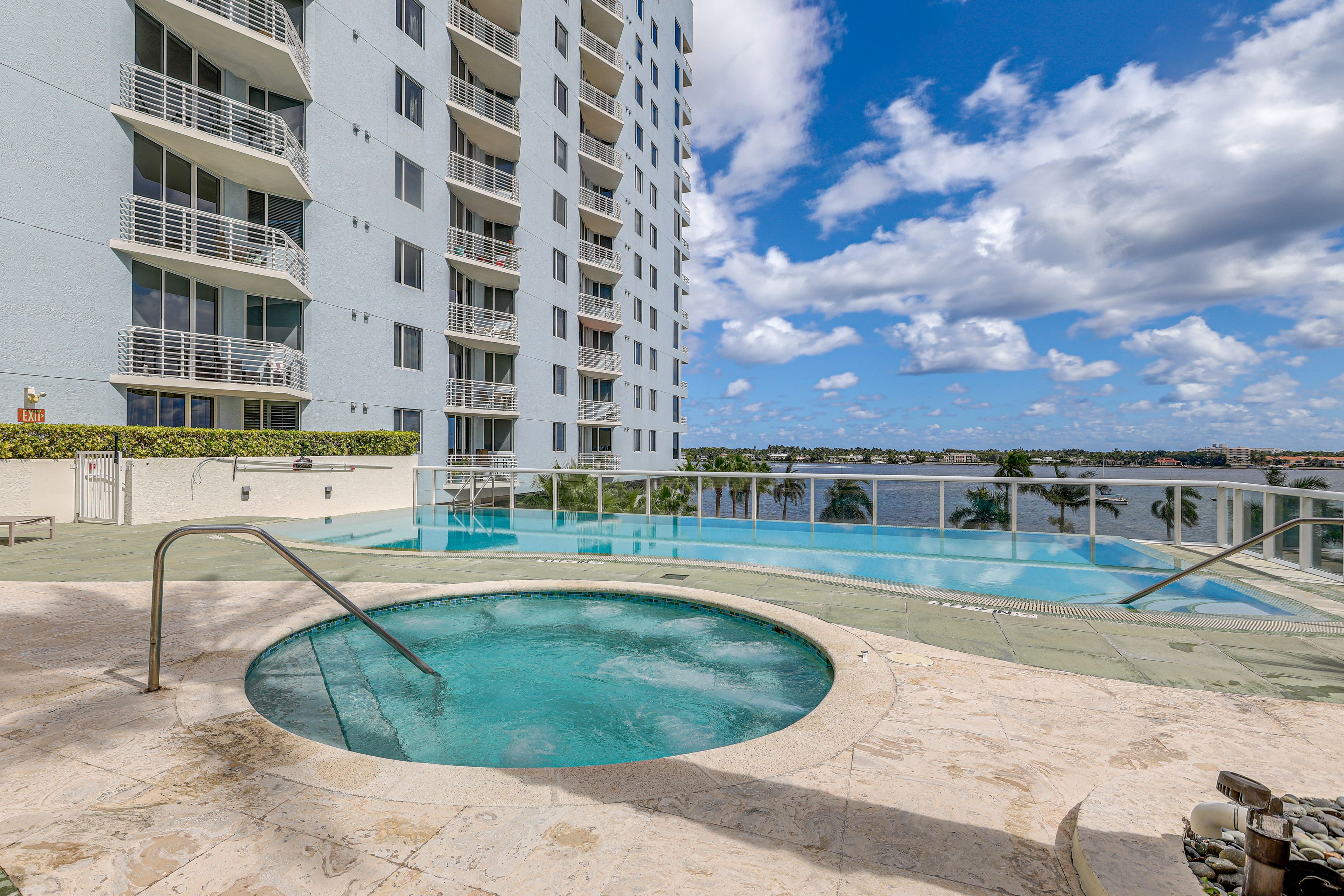 The Slade at West Palm Beach | Community Pool