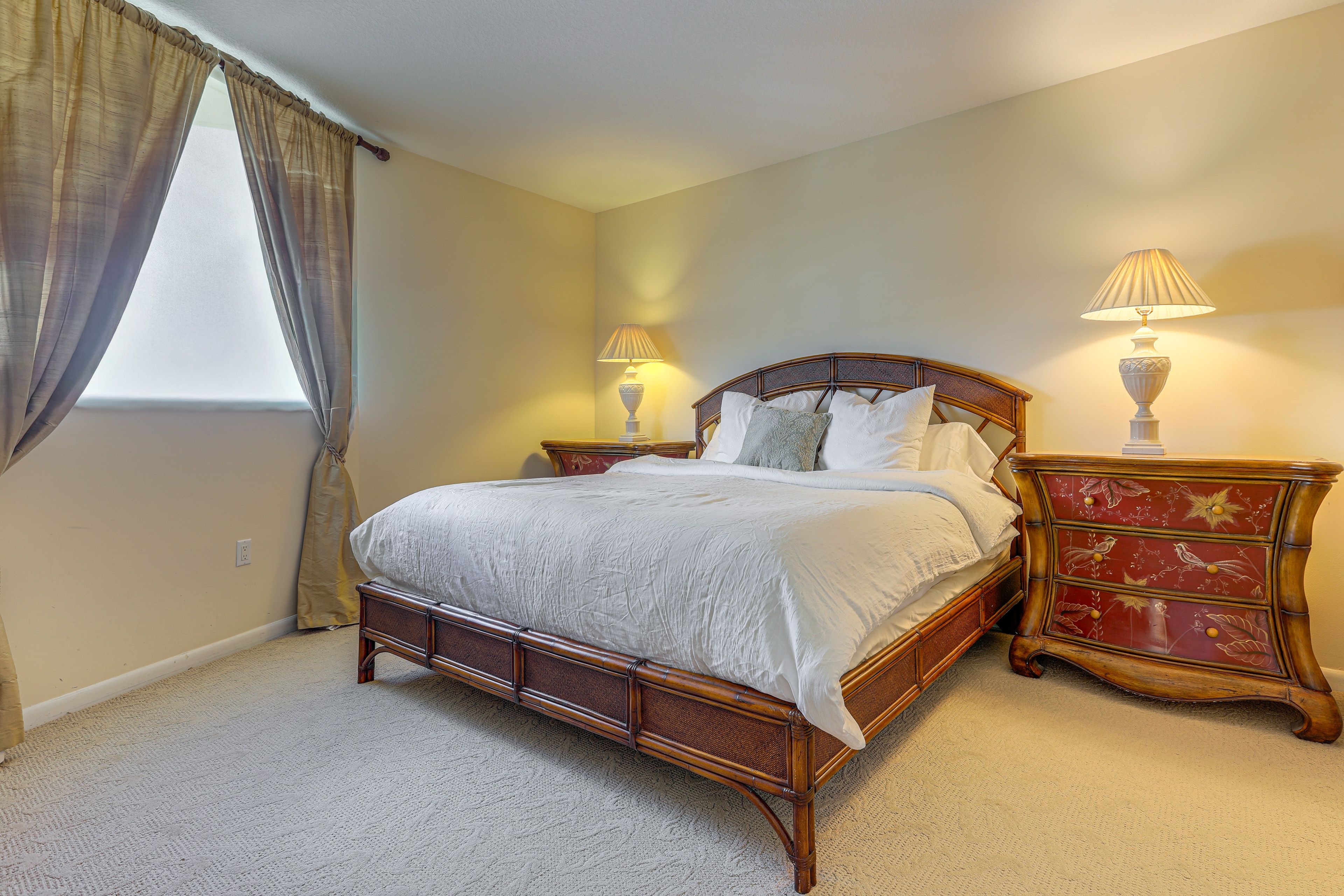 Bedroom 1 | King Bed | En-Suite Bathroom